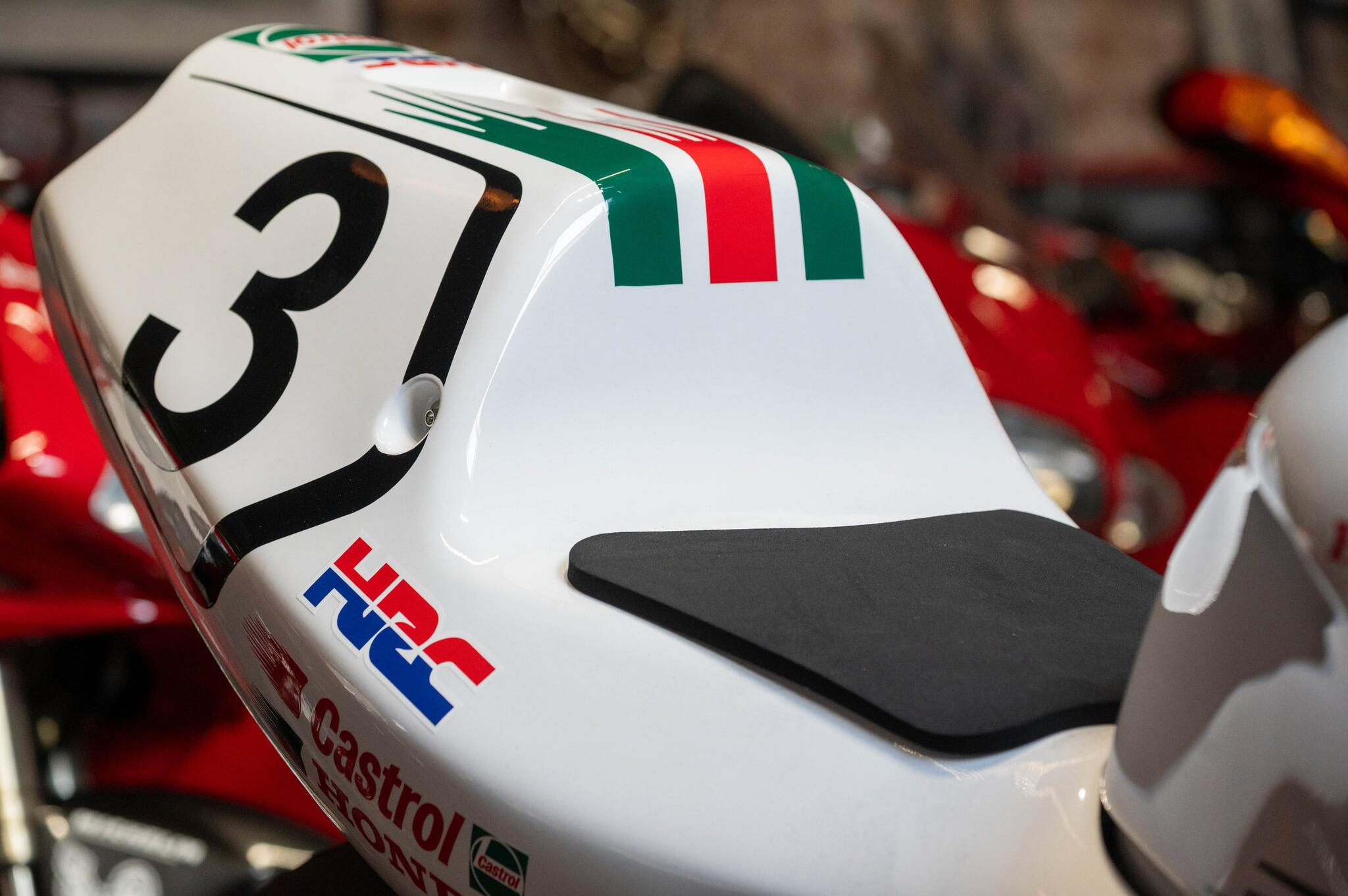 Honda RVF750 view 4