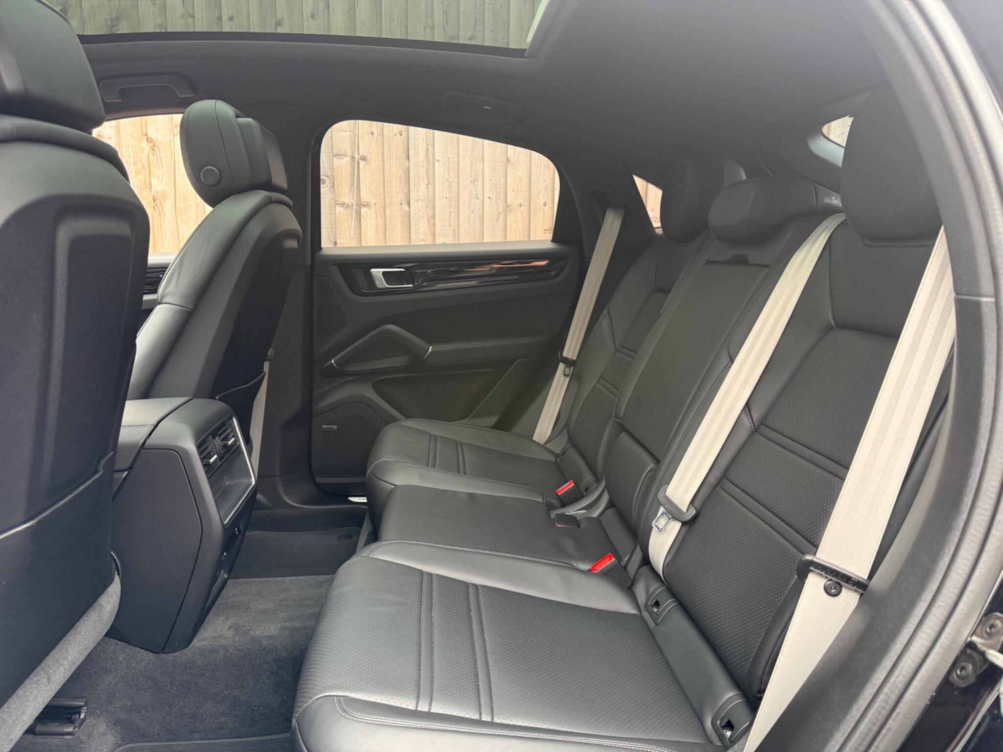 Porsche Cayenne view 13