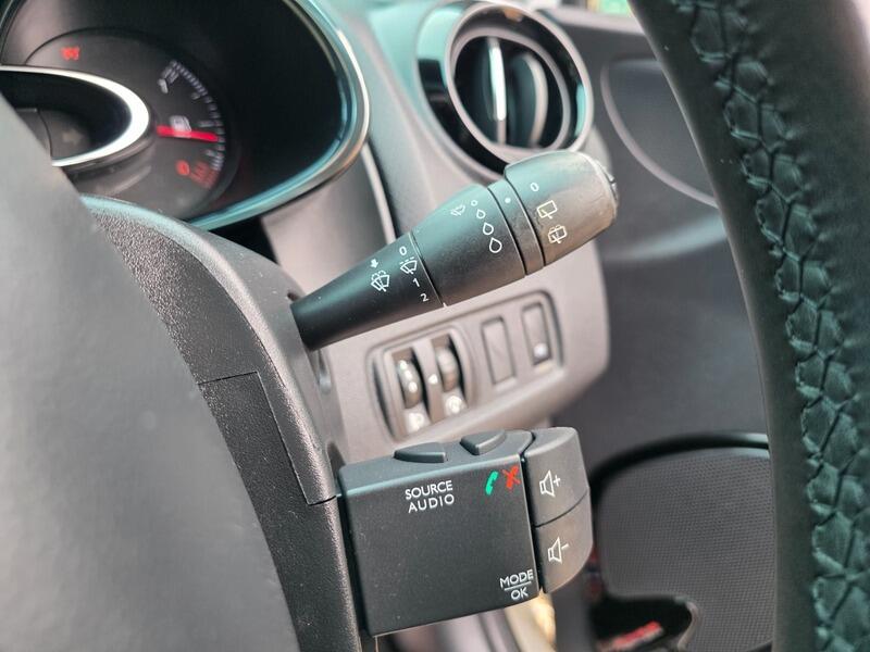 2018 Renault Clio 1.5 dCi Iconic Euro 6 (s/s) 5dr • 96,400 miles image 48