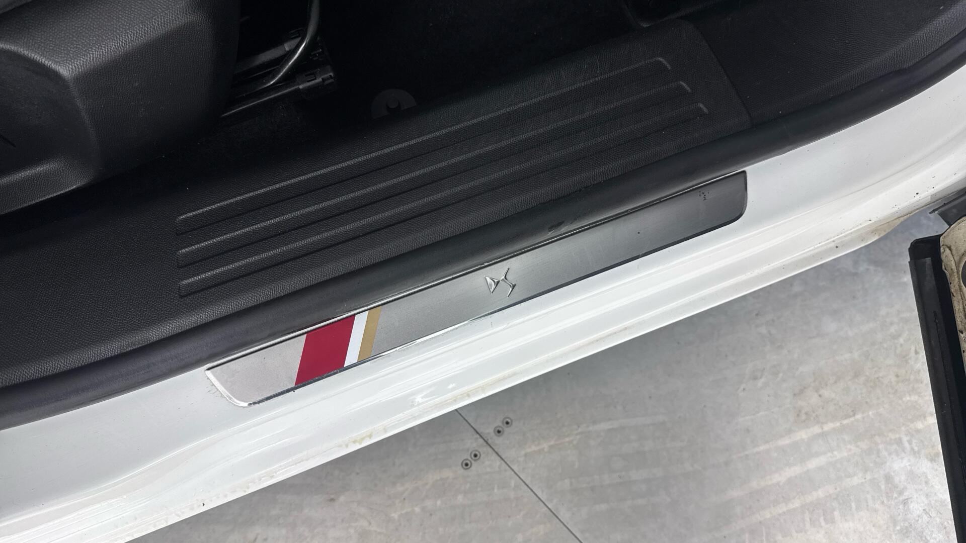 DS Automobiles DS 3 Crossback view 17