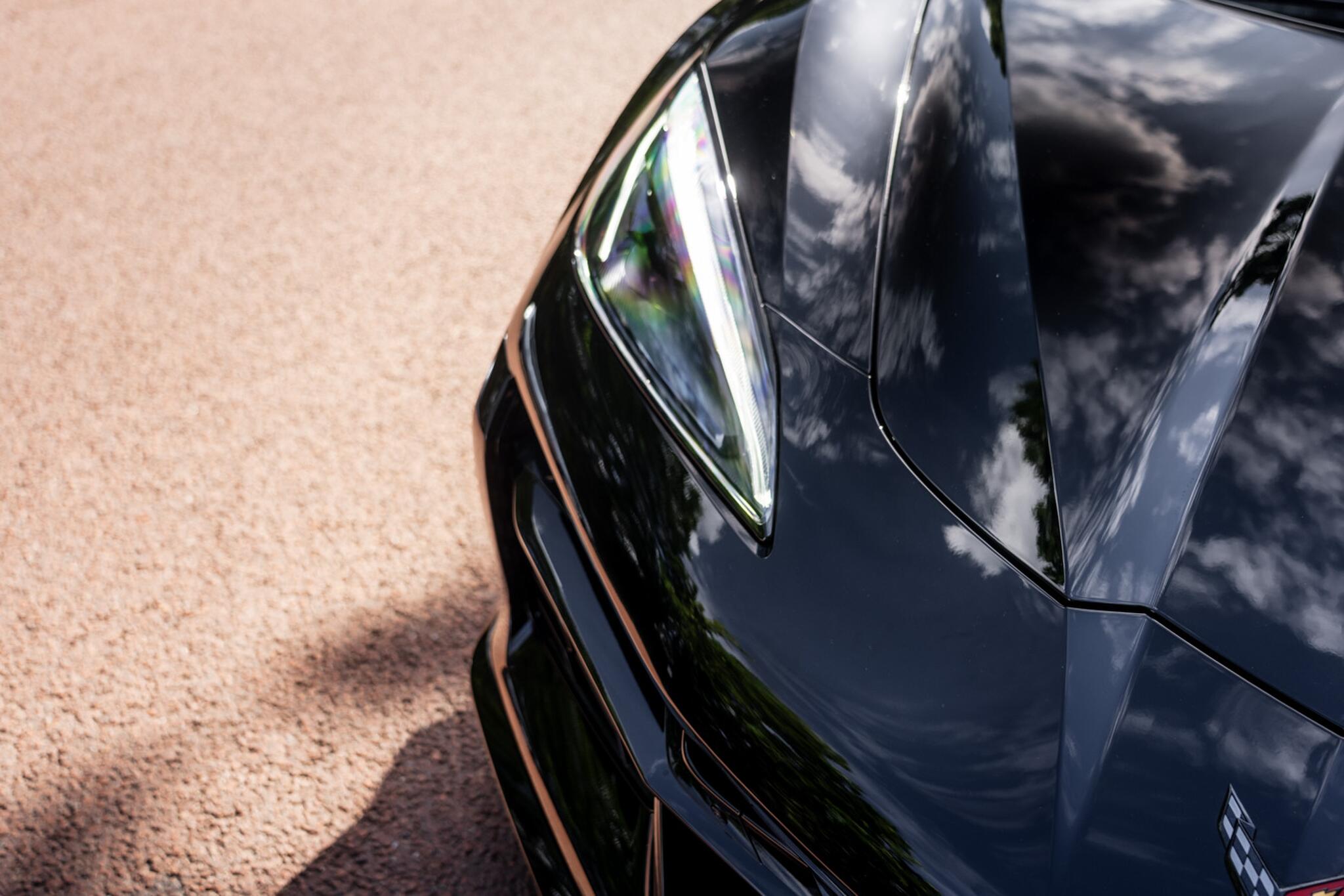 Chevrolet Corvette view 11