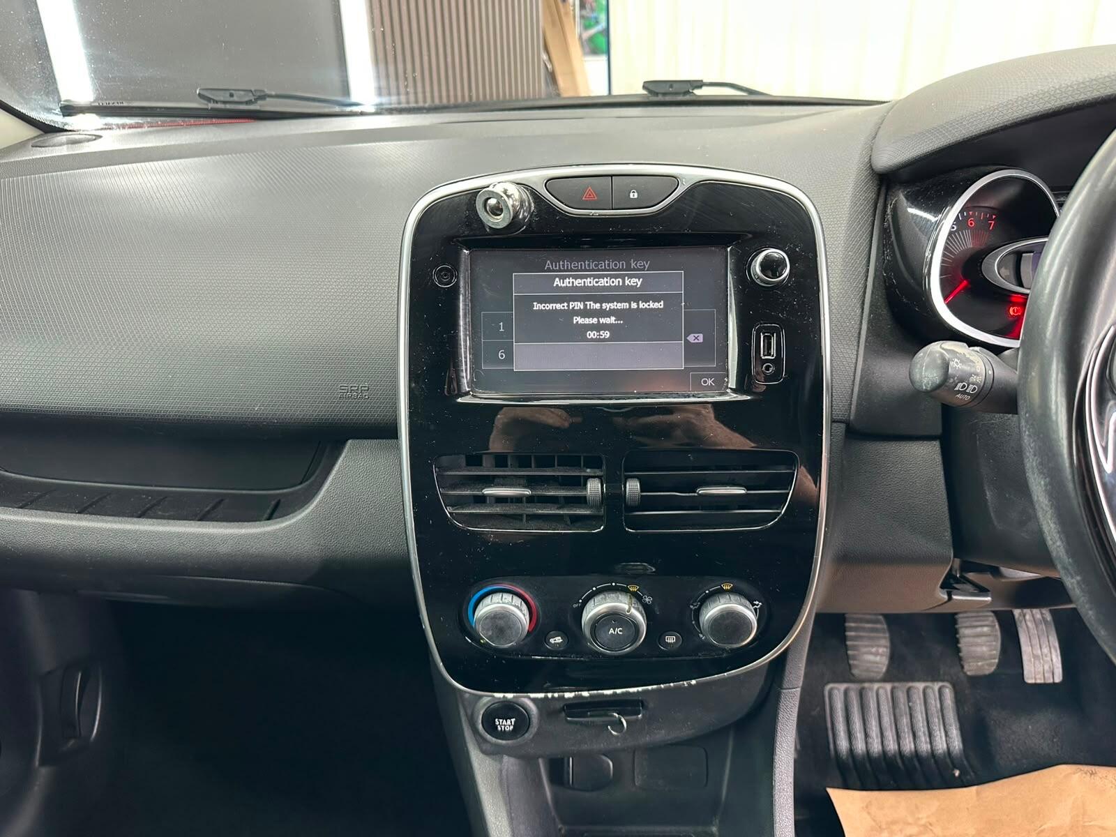 Renault Clio view 40