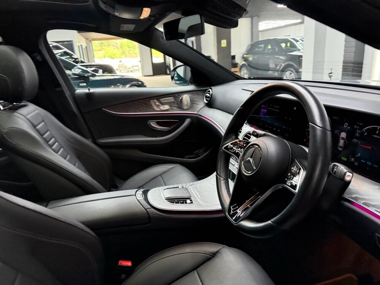 Mercedes-Benz E-Class view 37