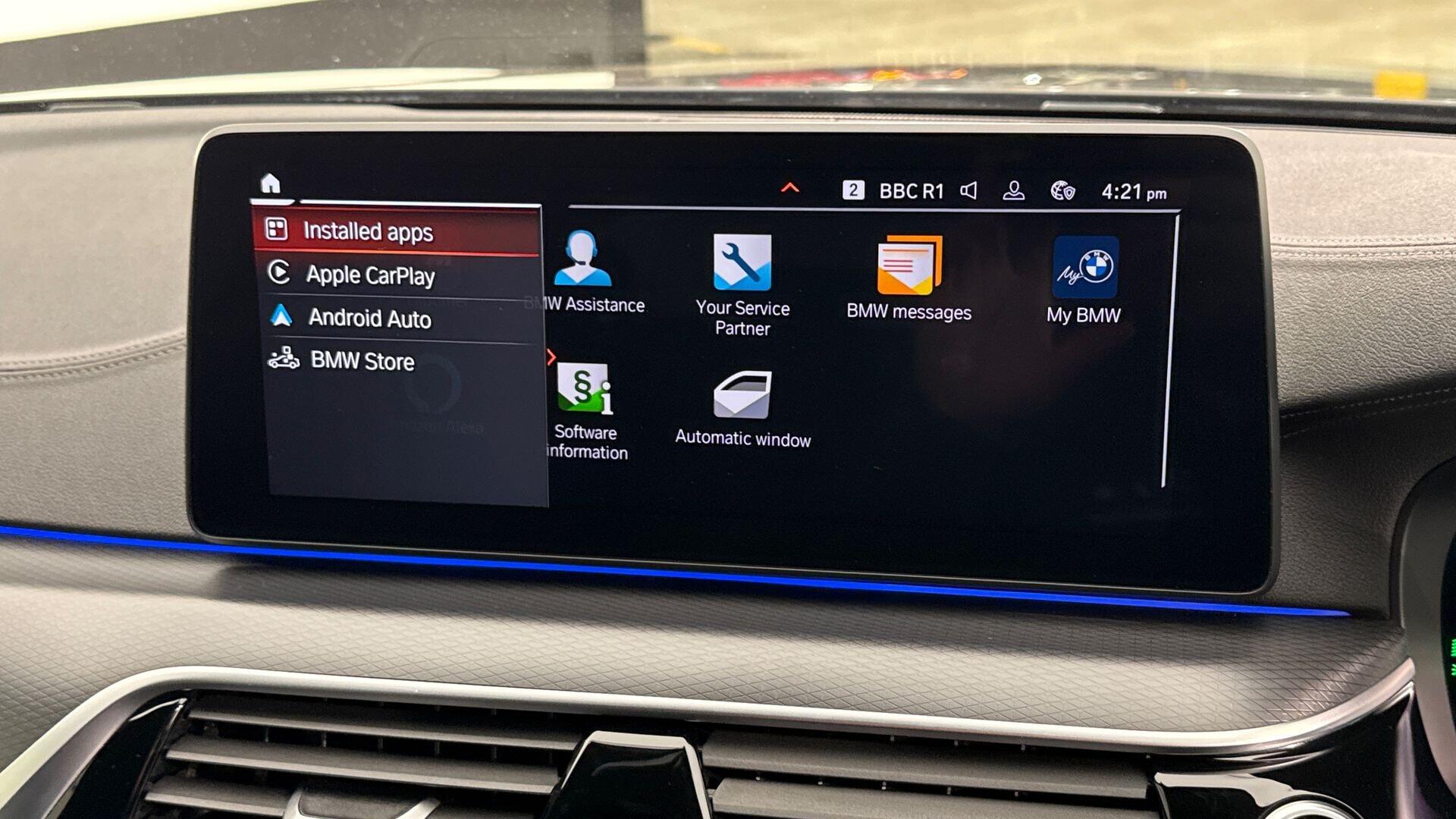 BMW 5 Series view 26