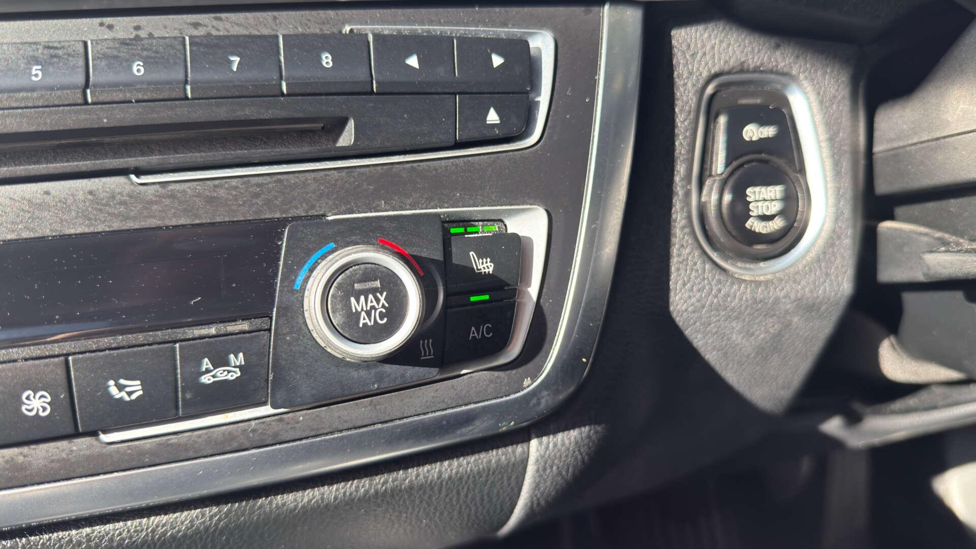BMW 3 Series view 30