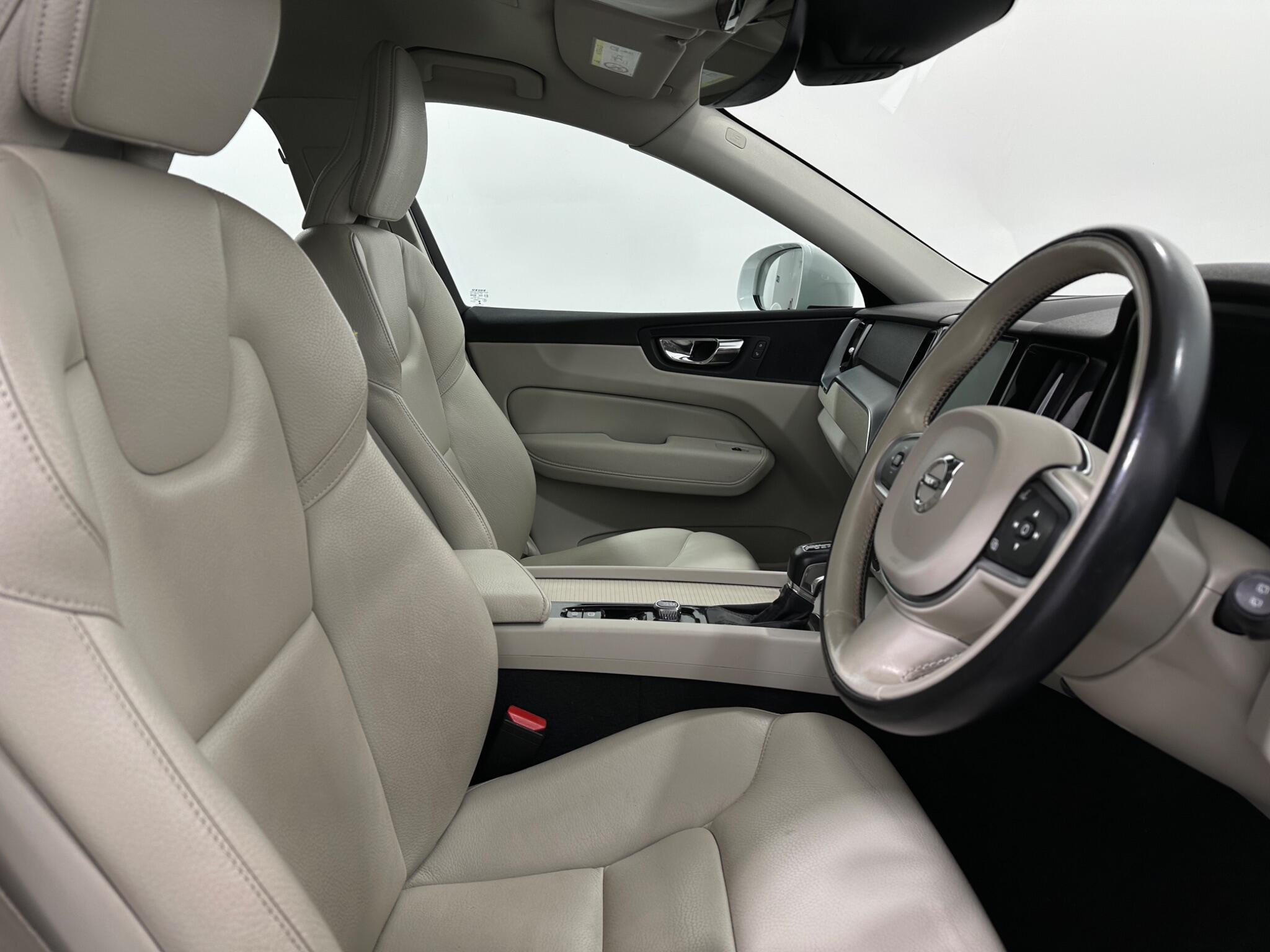 Volvo XC60 view 31