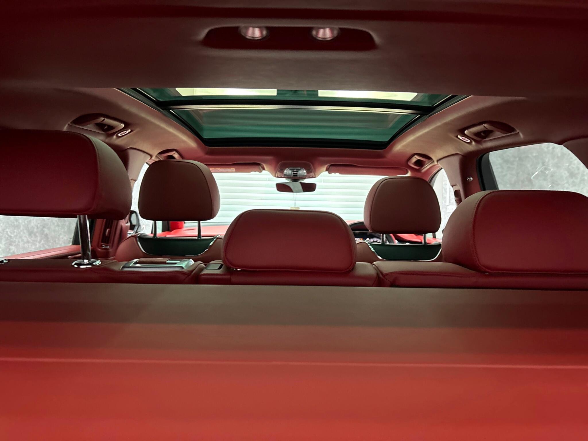 Bentley Bentayga view 24