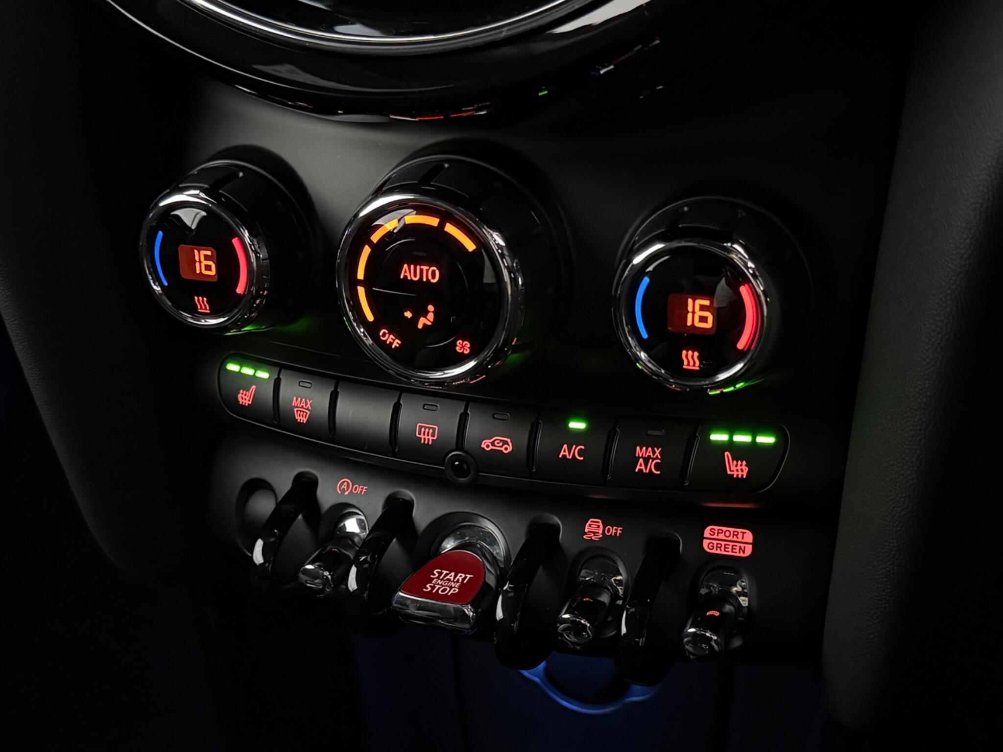 Mini Convertible view 18