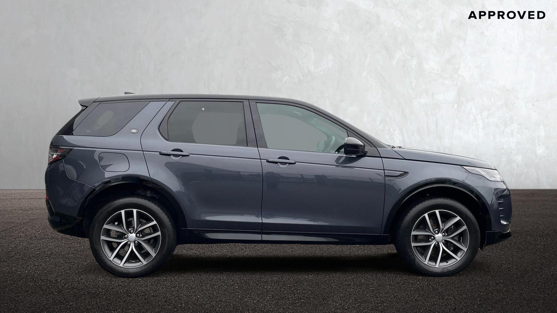 Land Rover Discovery Sport view 5