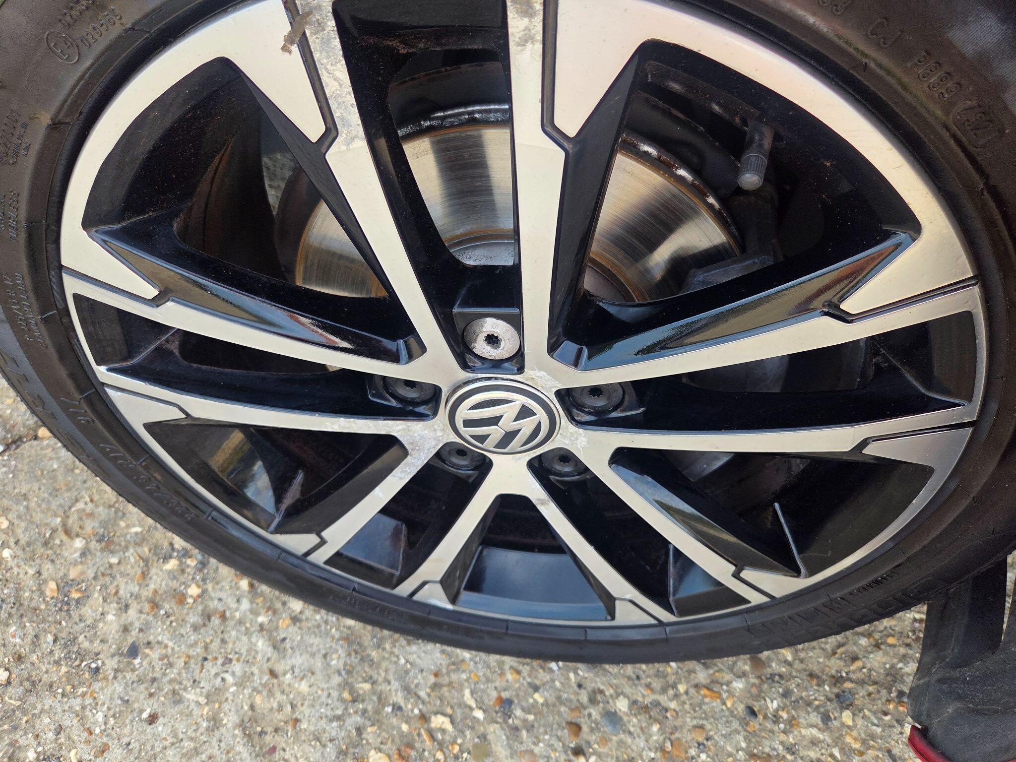 Volkswagen Golf view 19