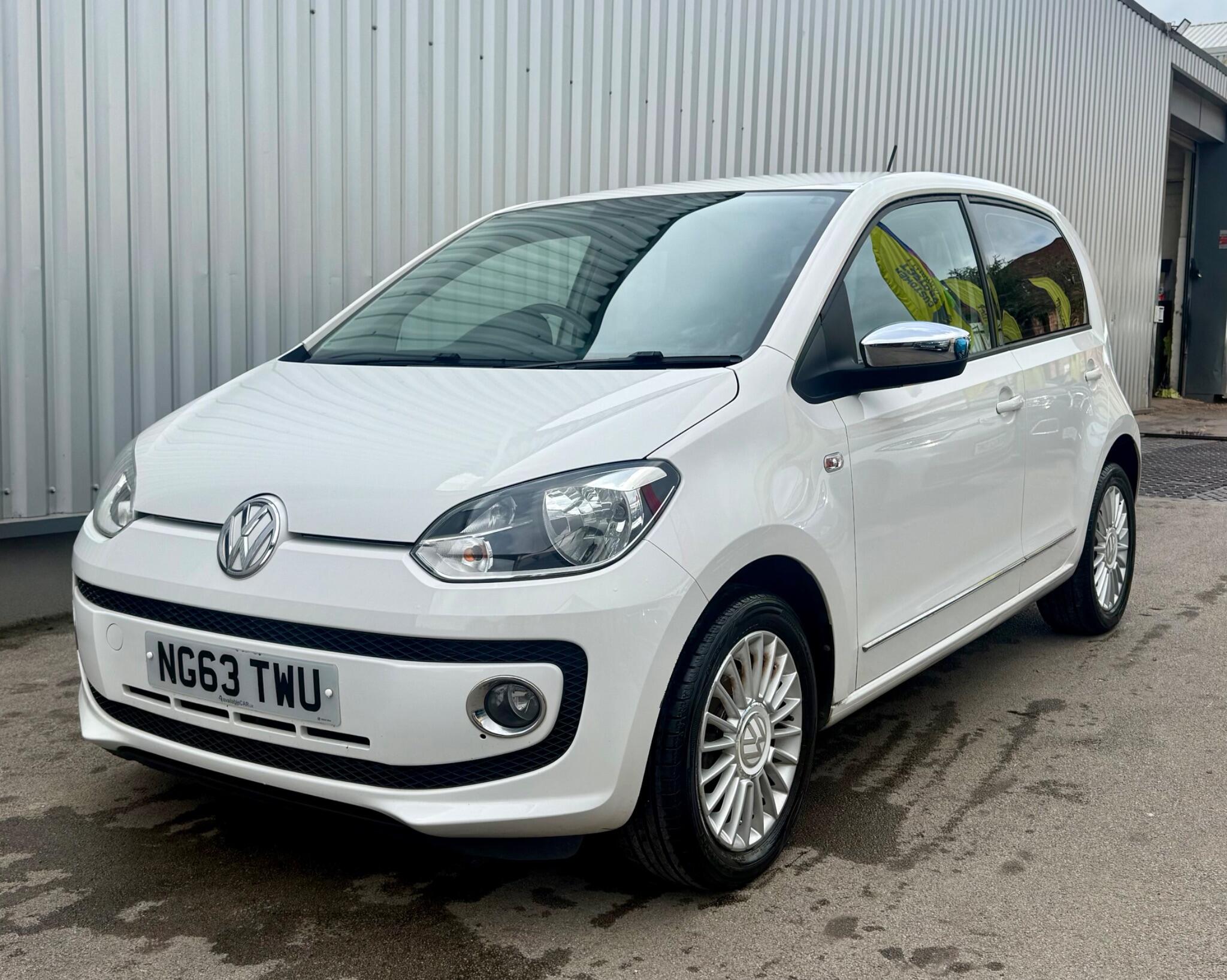 Volkswagen up! view 6