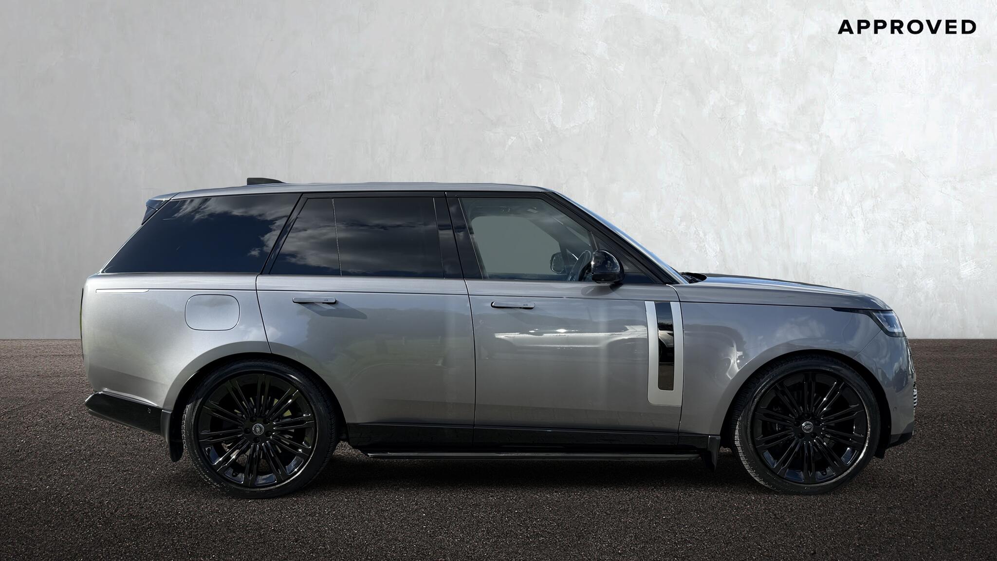 Land Rover Range Rover view 5