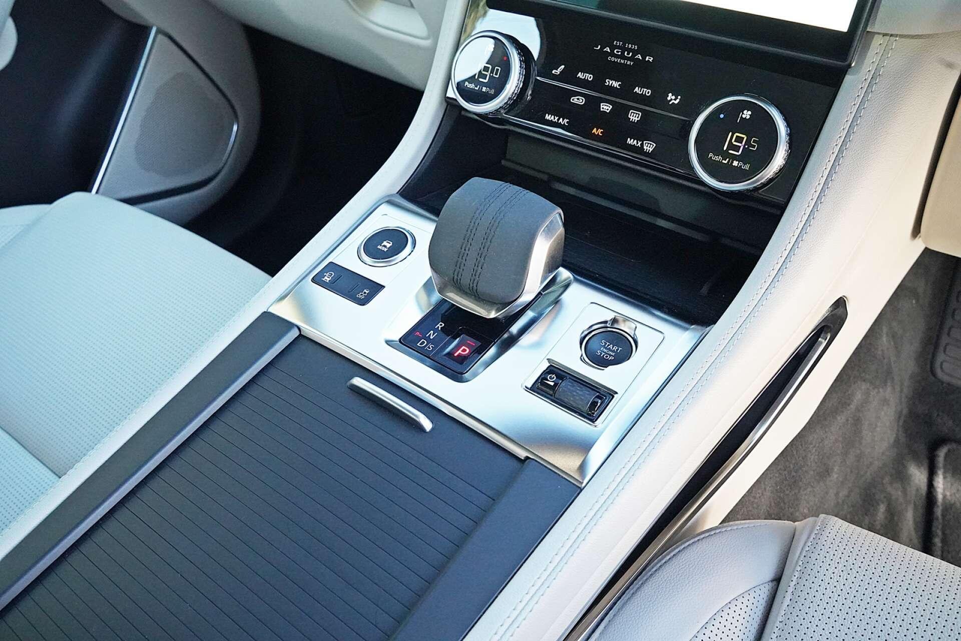 Jaguar F-Pace view 20