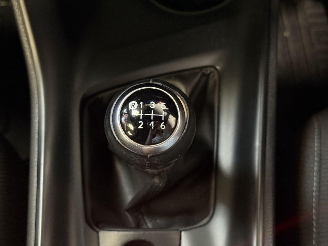 Toyota C-HR view 48