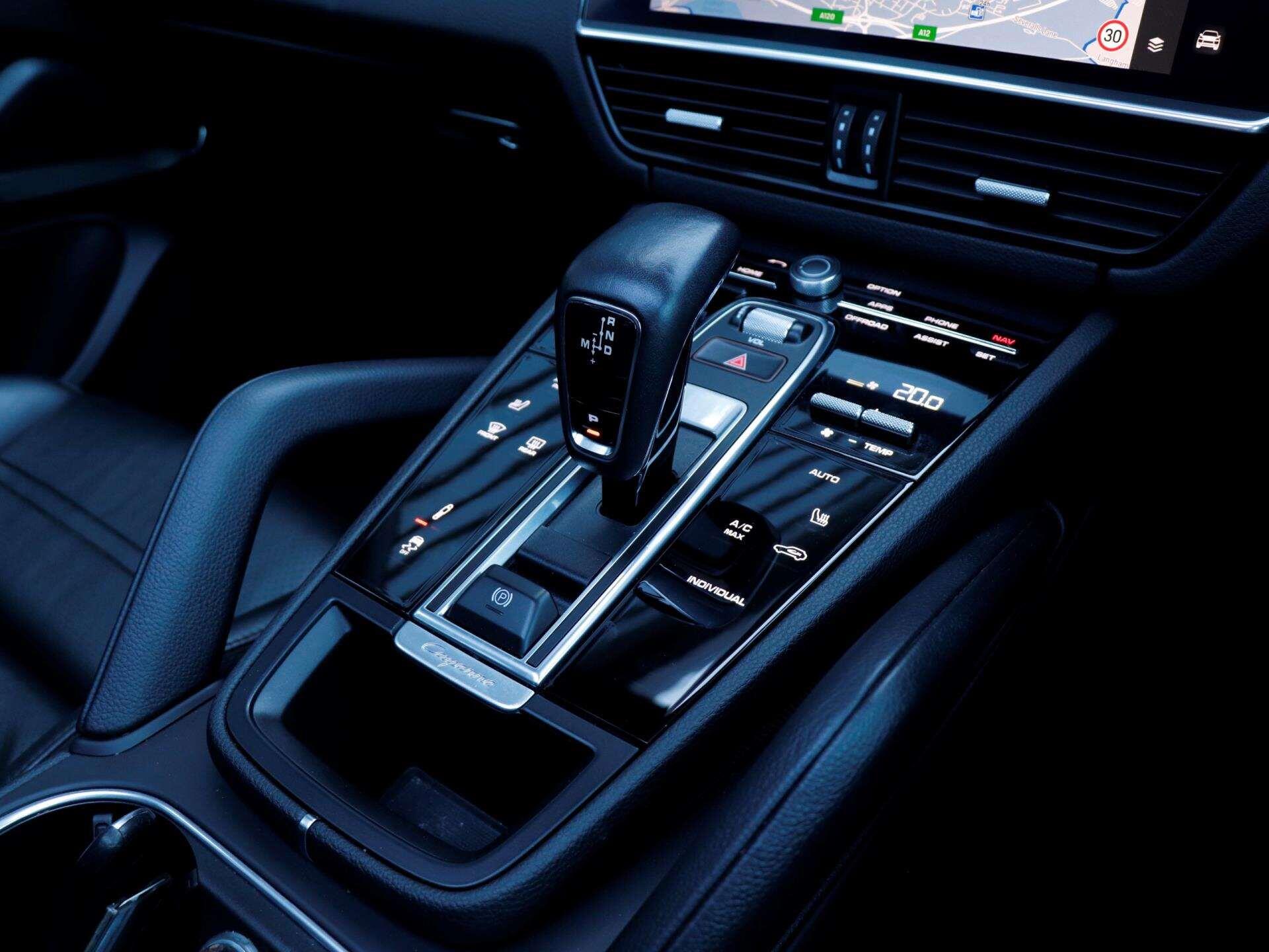 Porsche Cayenne view 18
