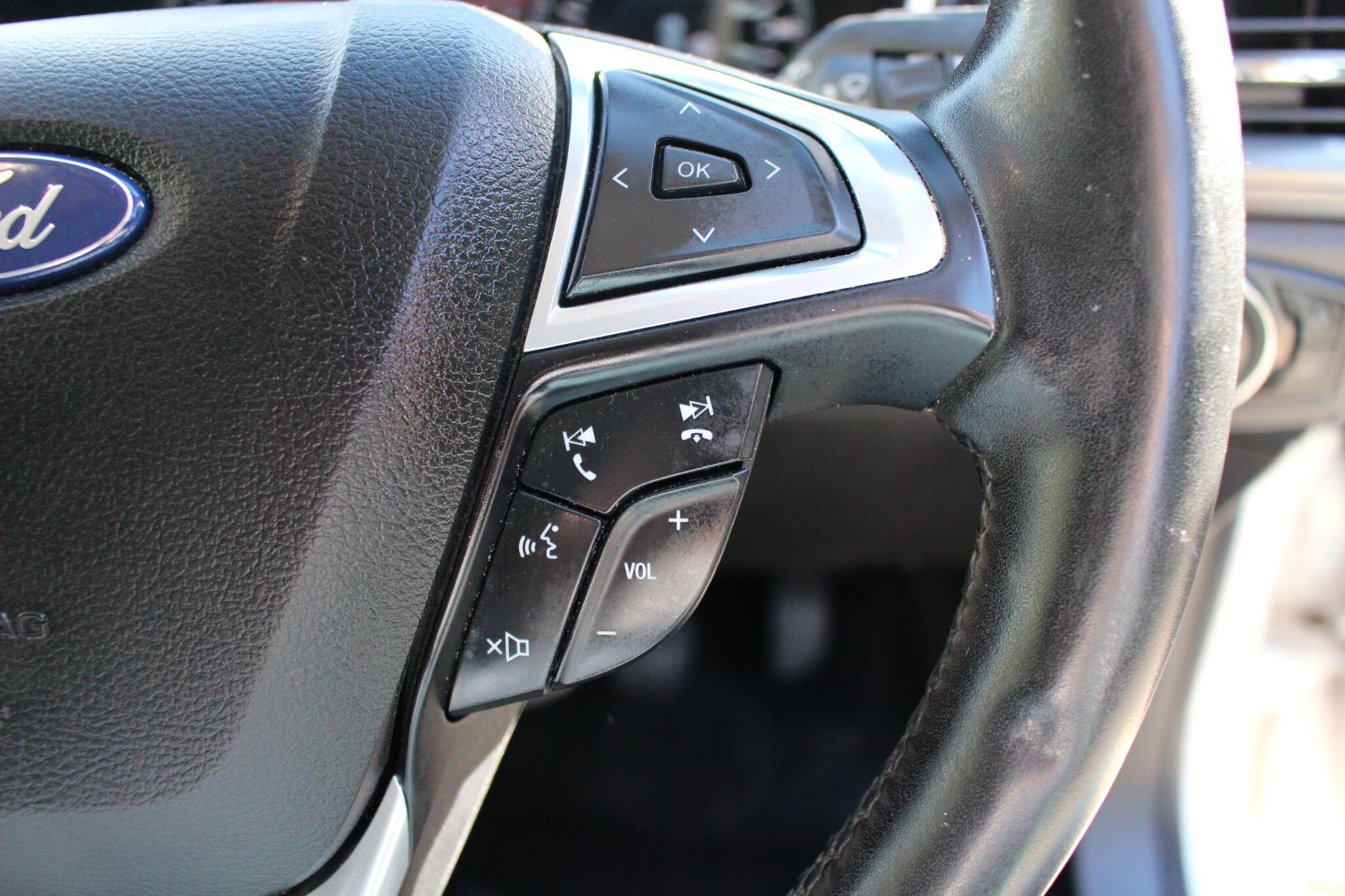 Ford Mondeo view 38