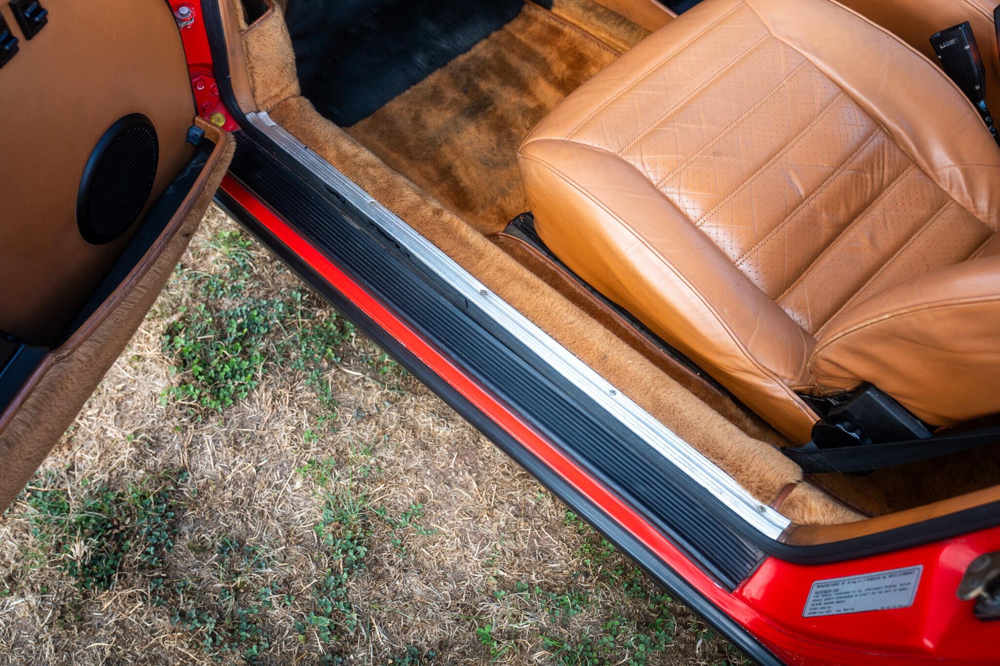 Porsche 911 view 64