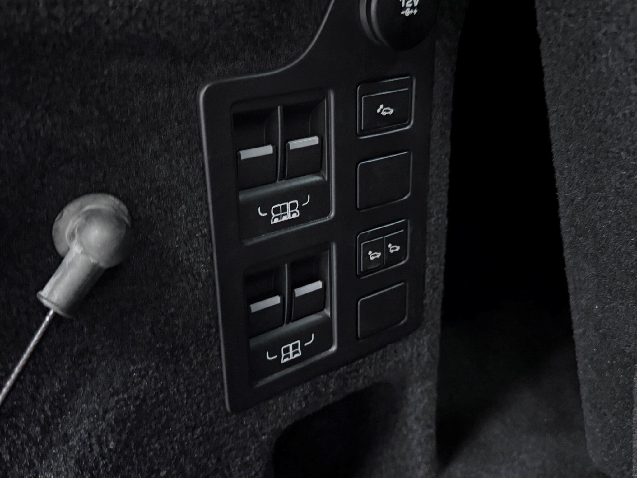 Land Rover Discovery view 8