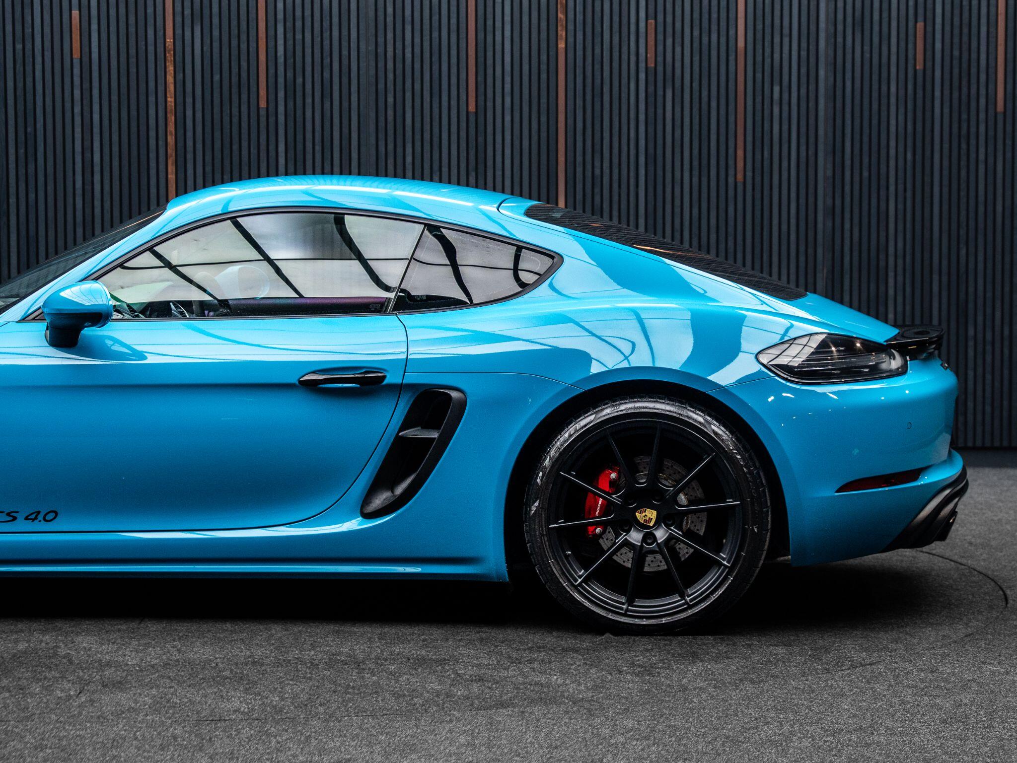 Porsche Cayman view 17