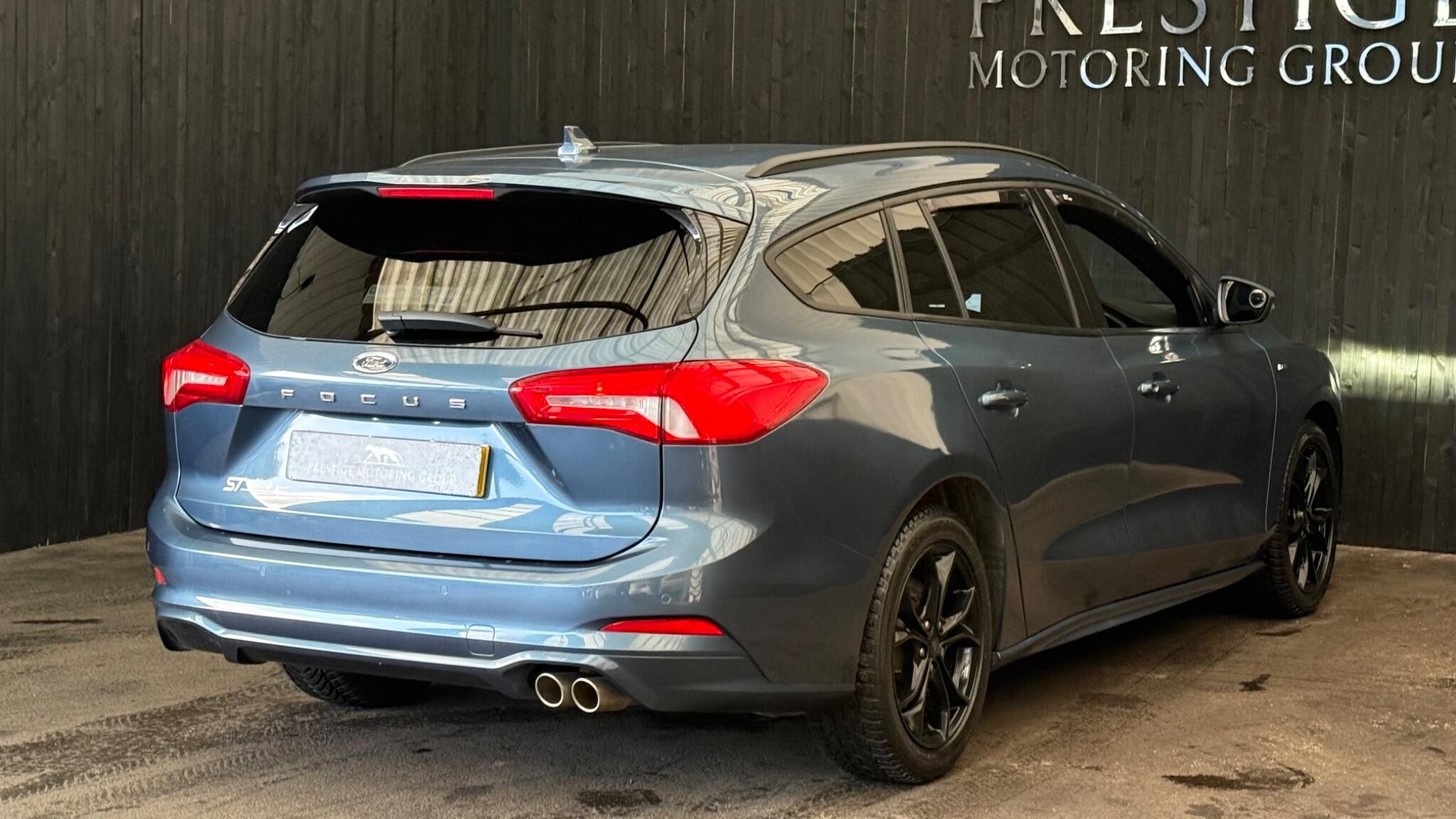 Ford Focus view 18