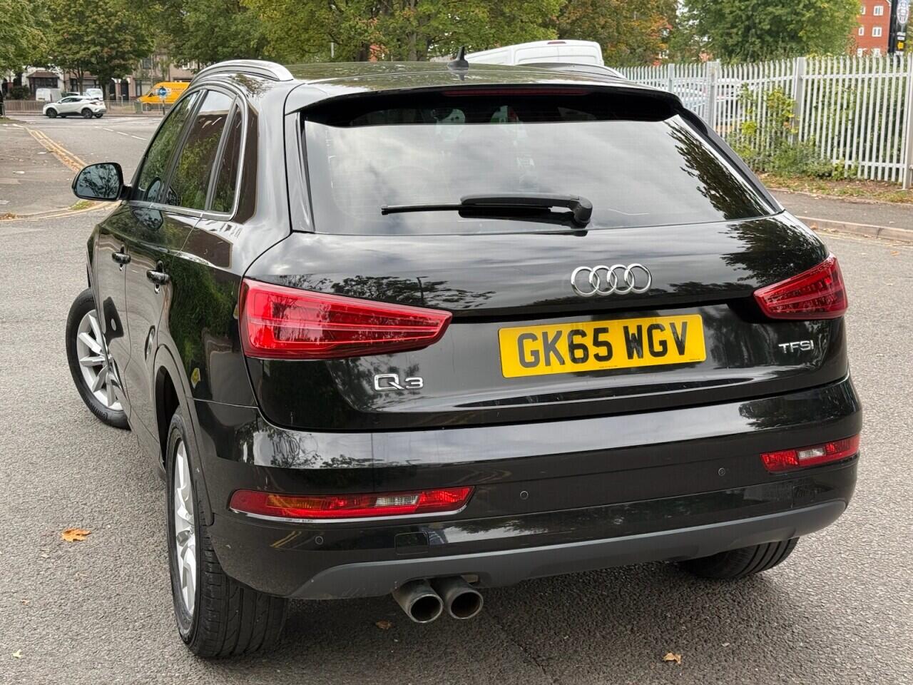 Audi Q3 view 5