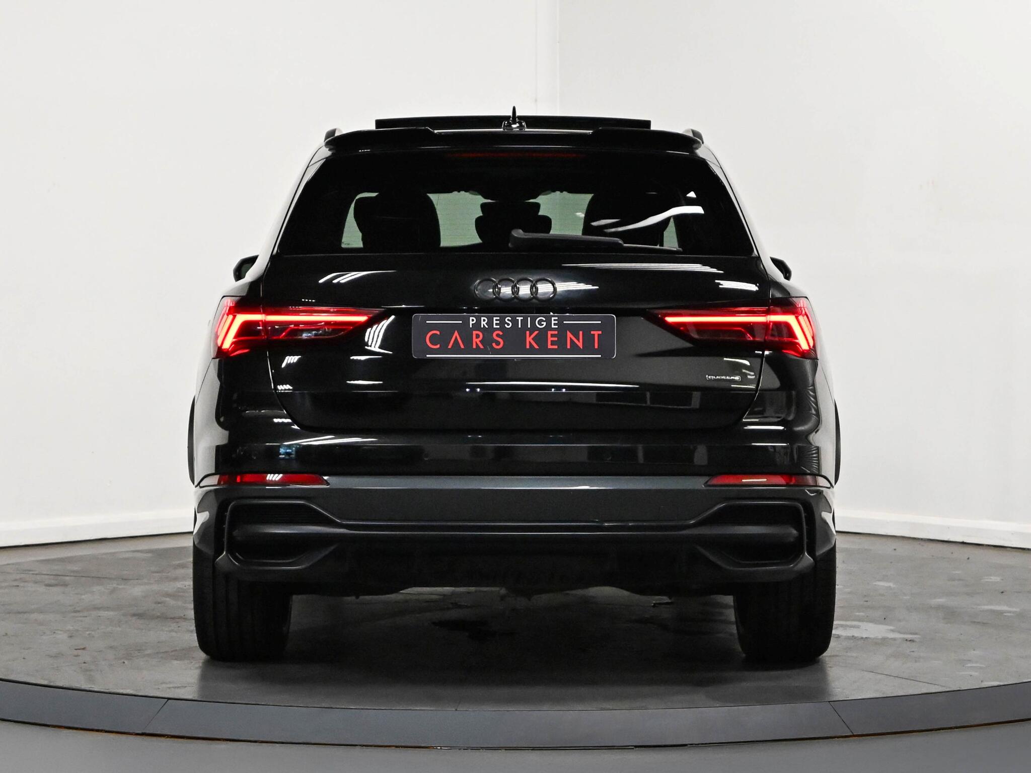 Audi Q3 view 24