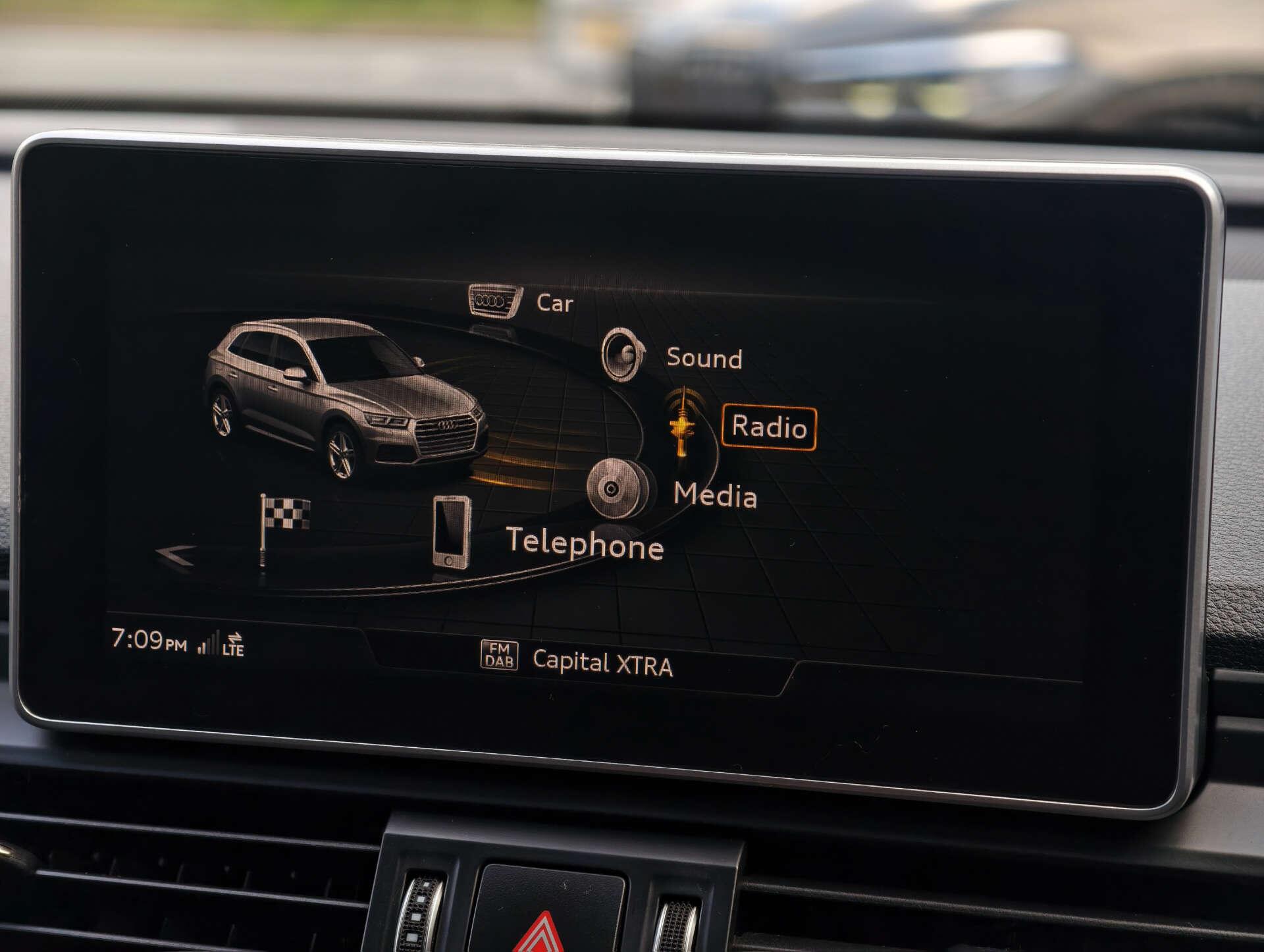Audi SQ5 view 56