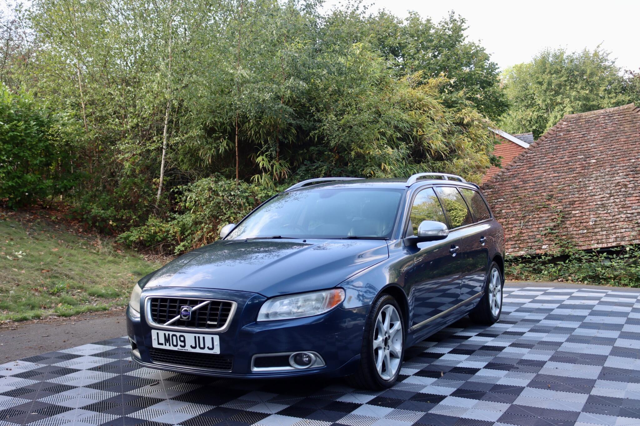Volvo V70 view 13