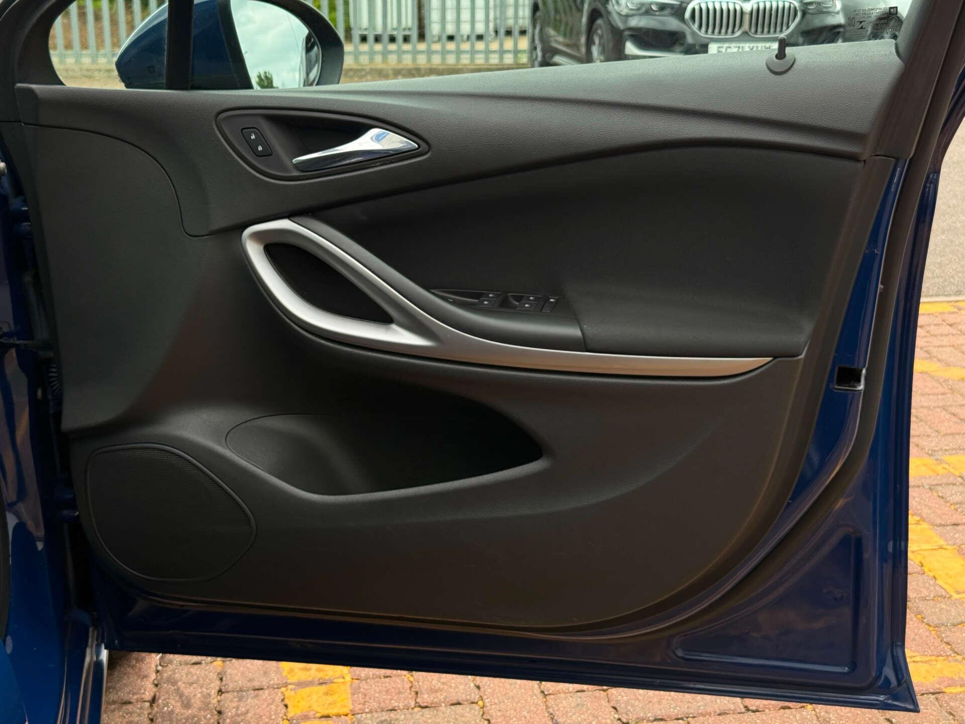 Vauxhall Astra view 16