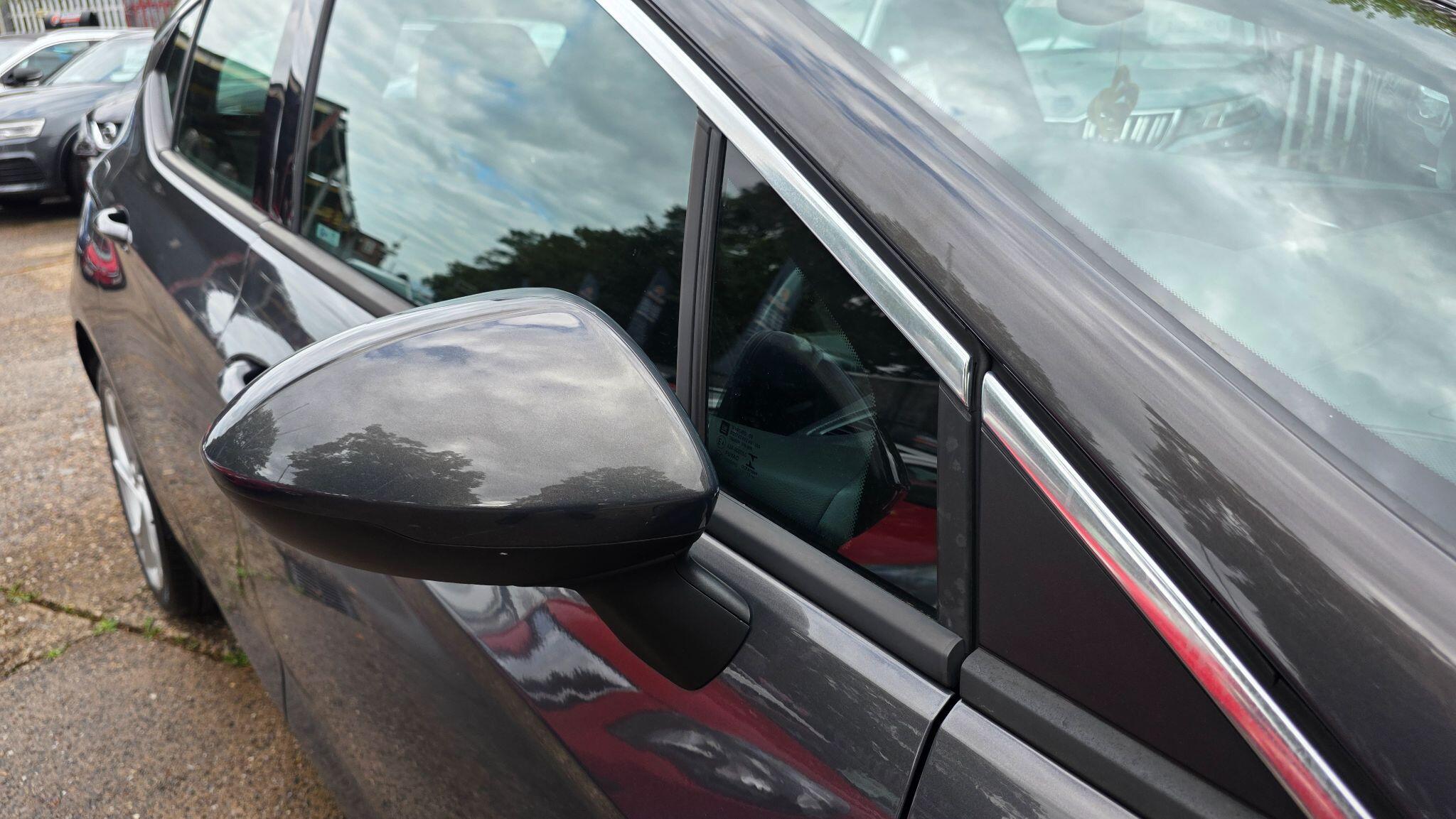 Vauxhall Astra view 16