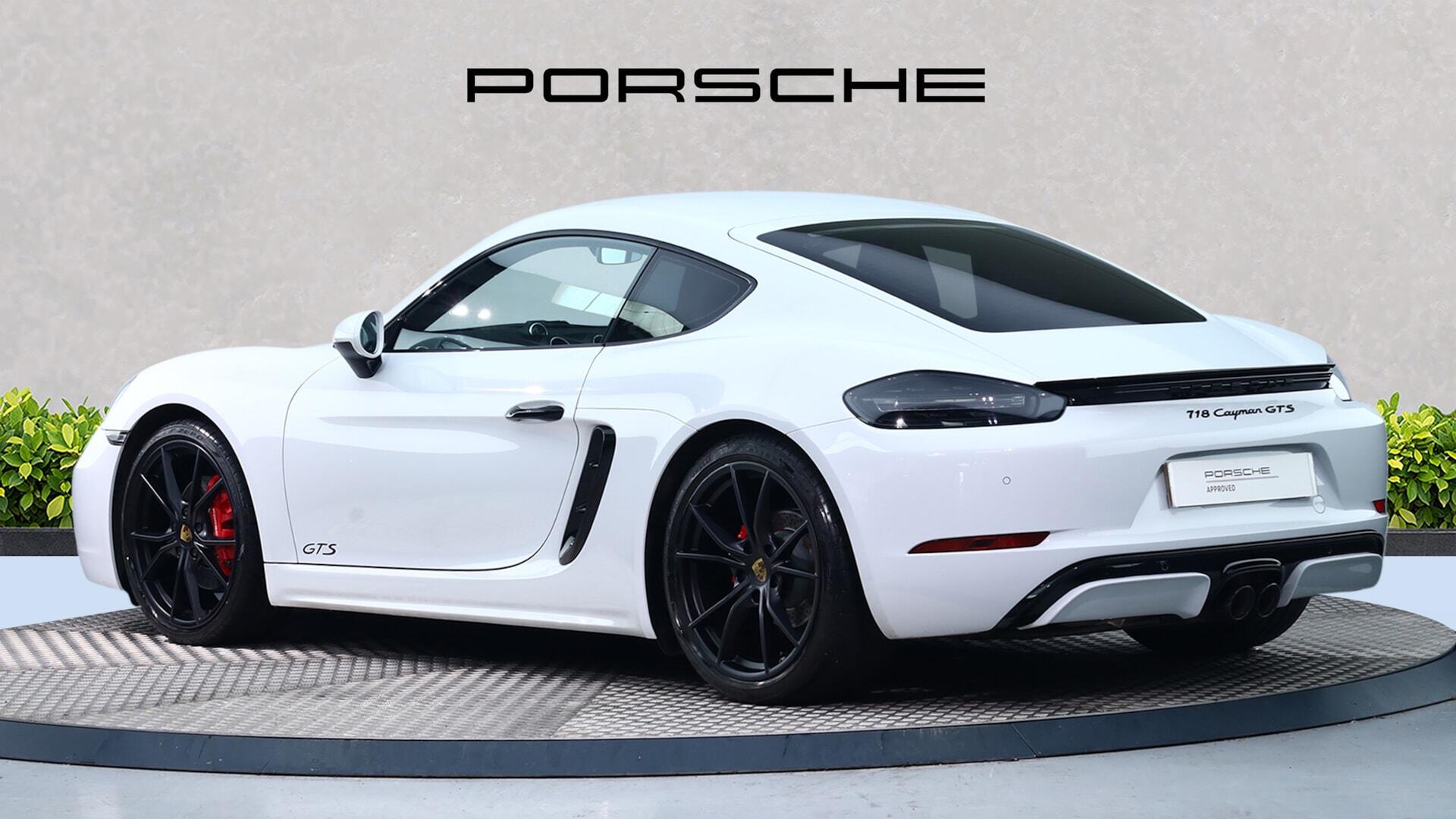 Porsche Cayman view 5