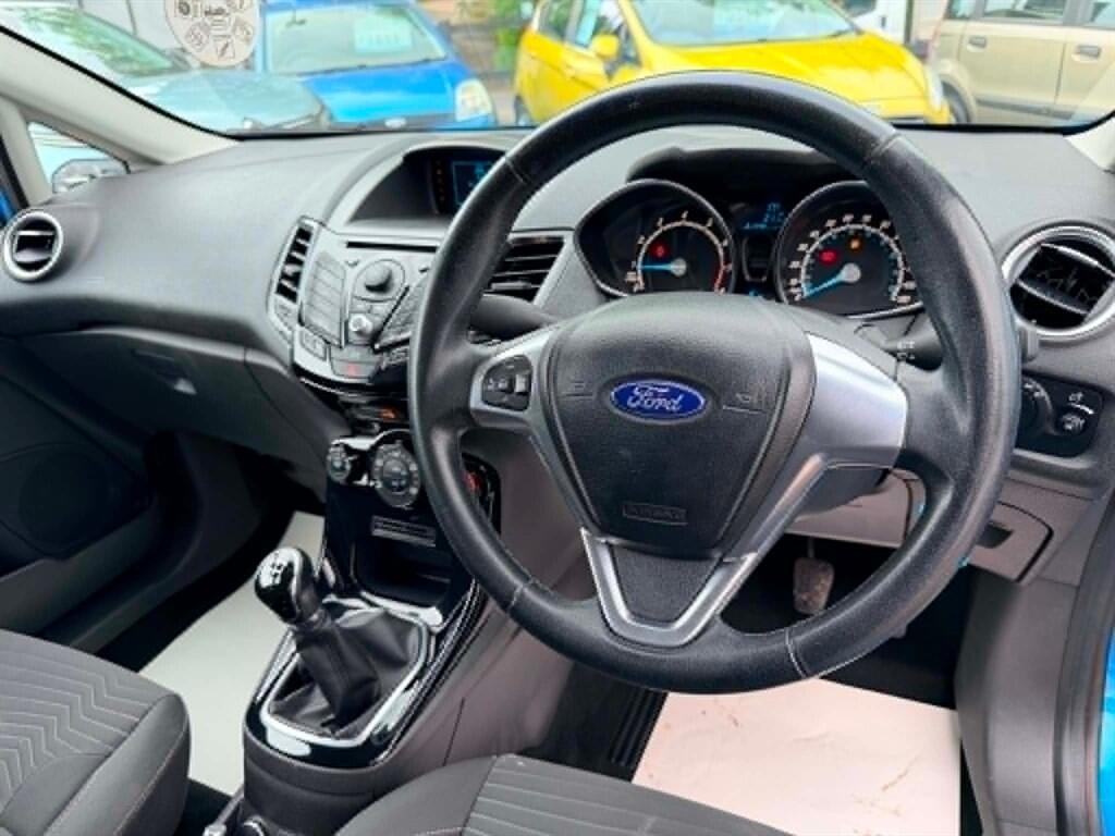 Ford Fiesta view 9