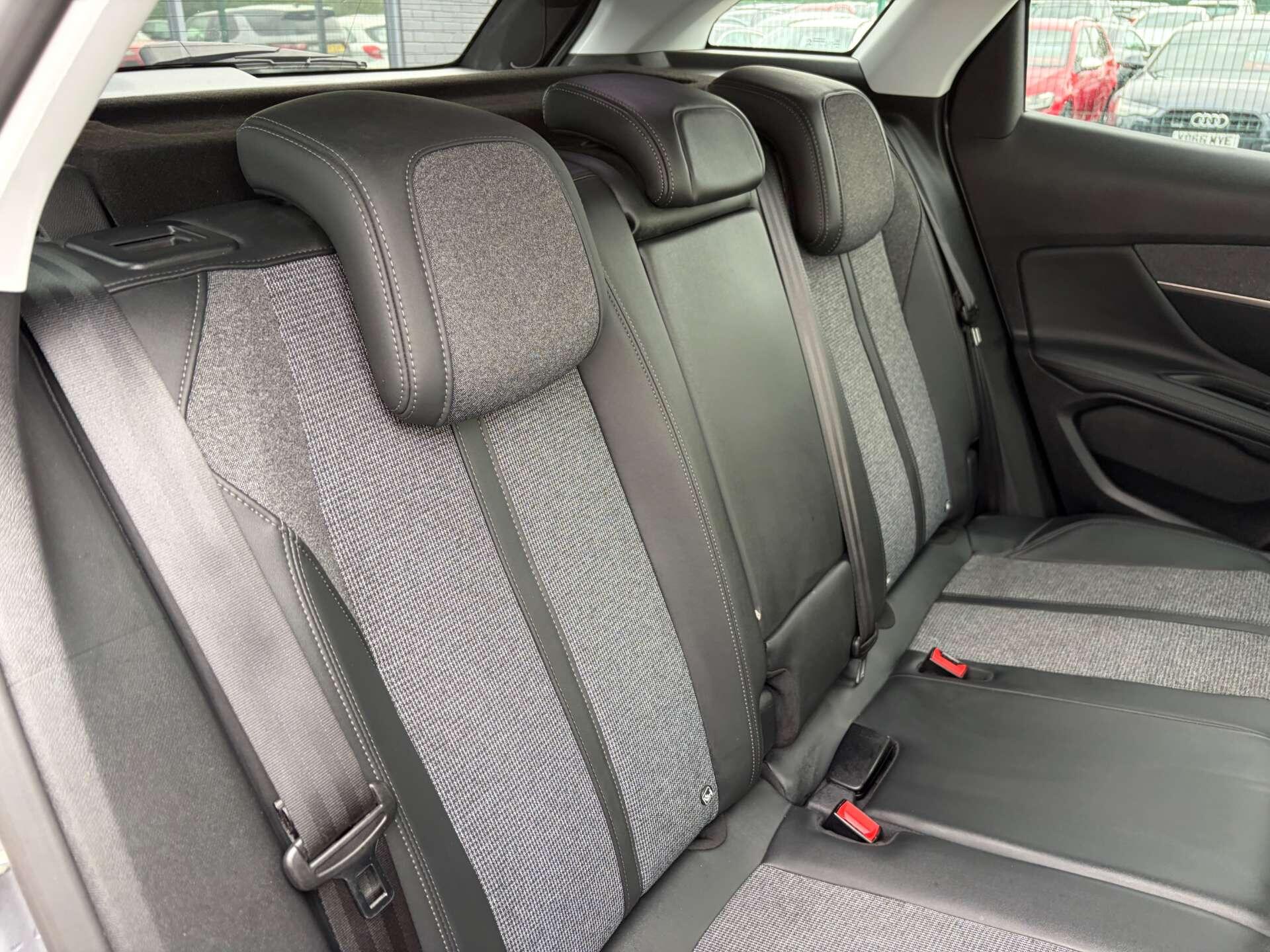 Peugeot 3008 view 25