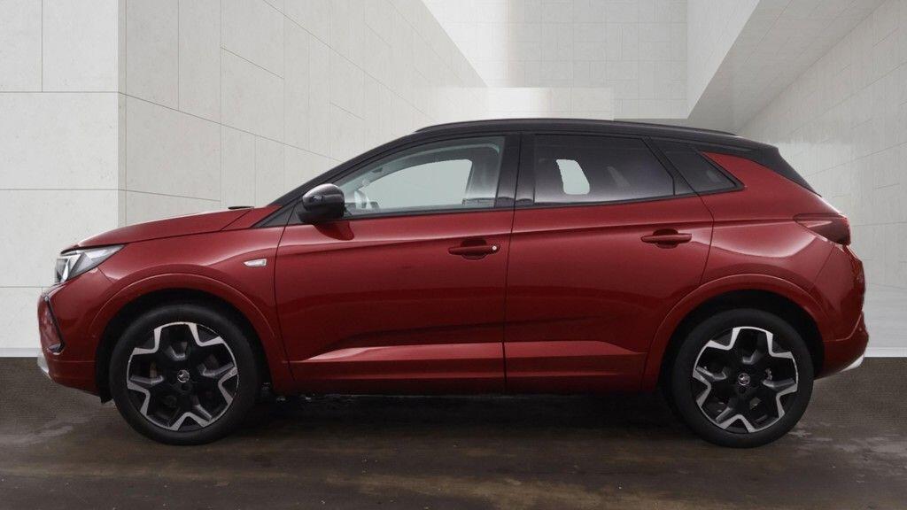 Vauxhall Grandland view 9