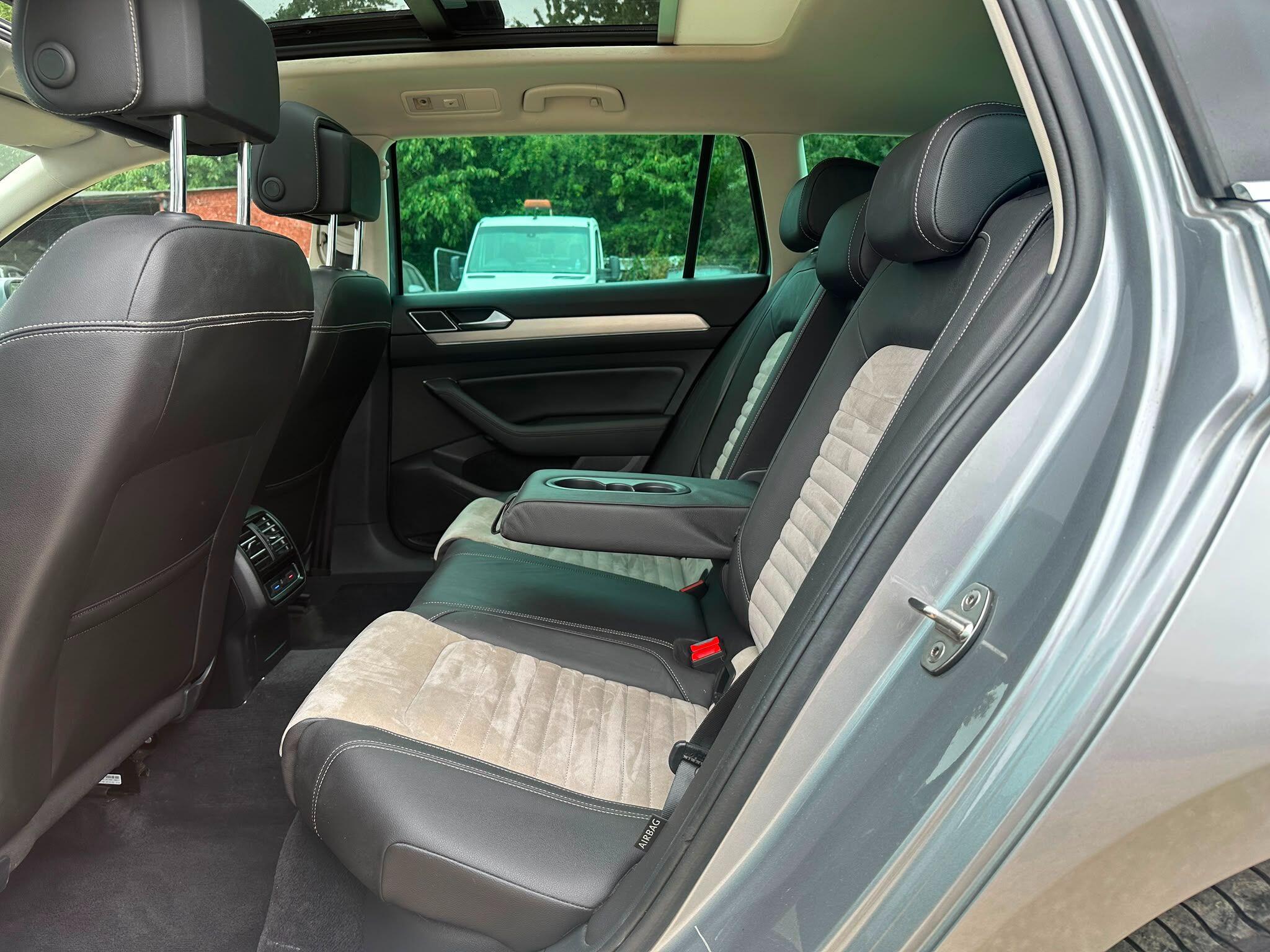 Volkswagen Passat view 13