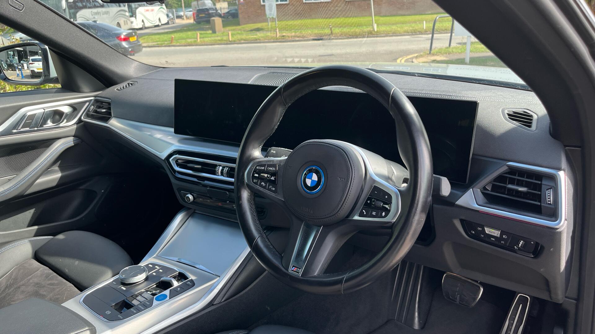 BMW i4 view 6