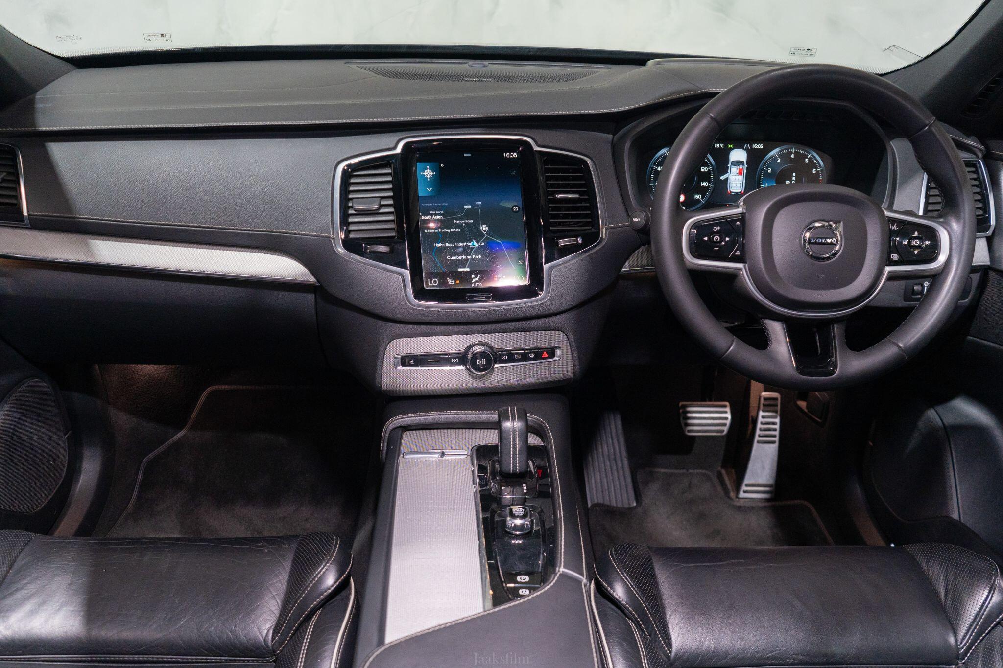 Volvo XC90 view 15