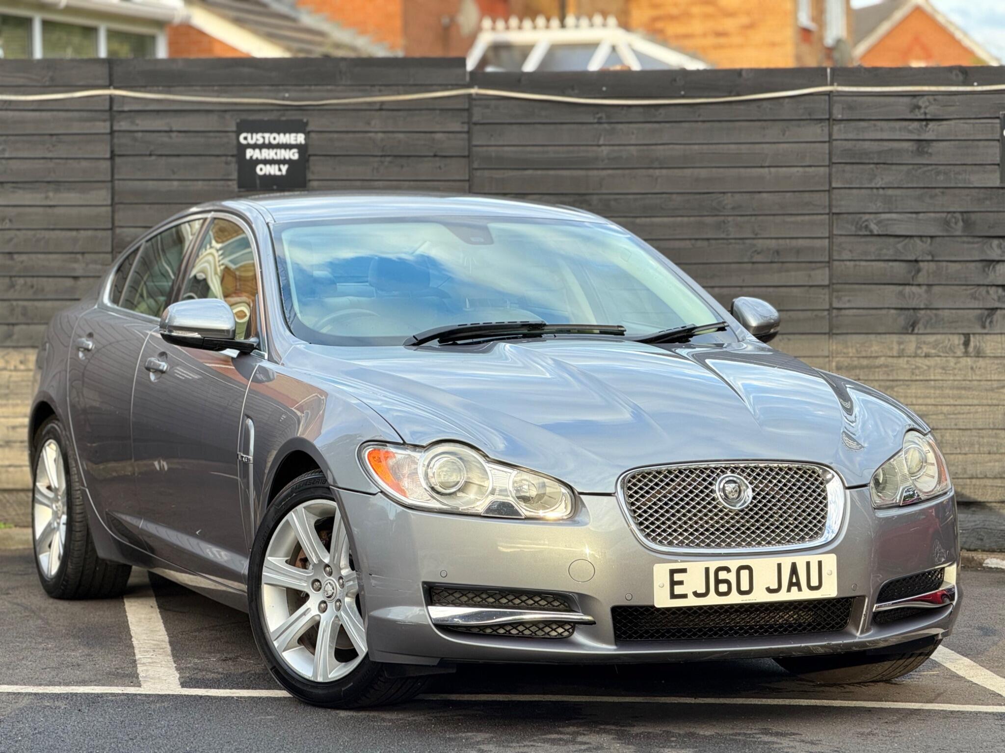 Jaguar XF view 39