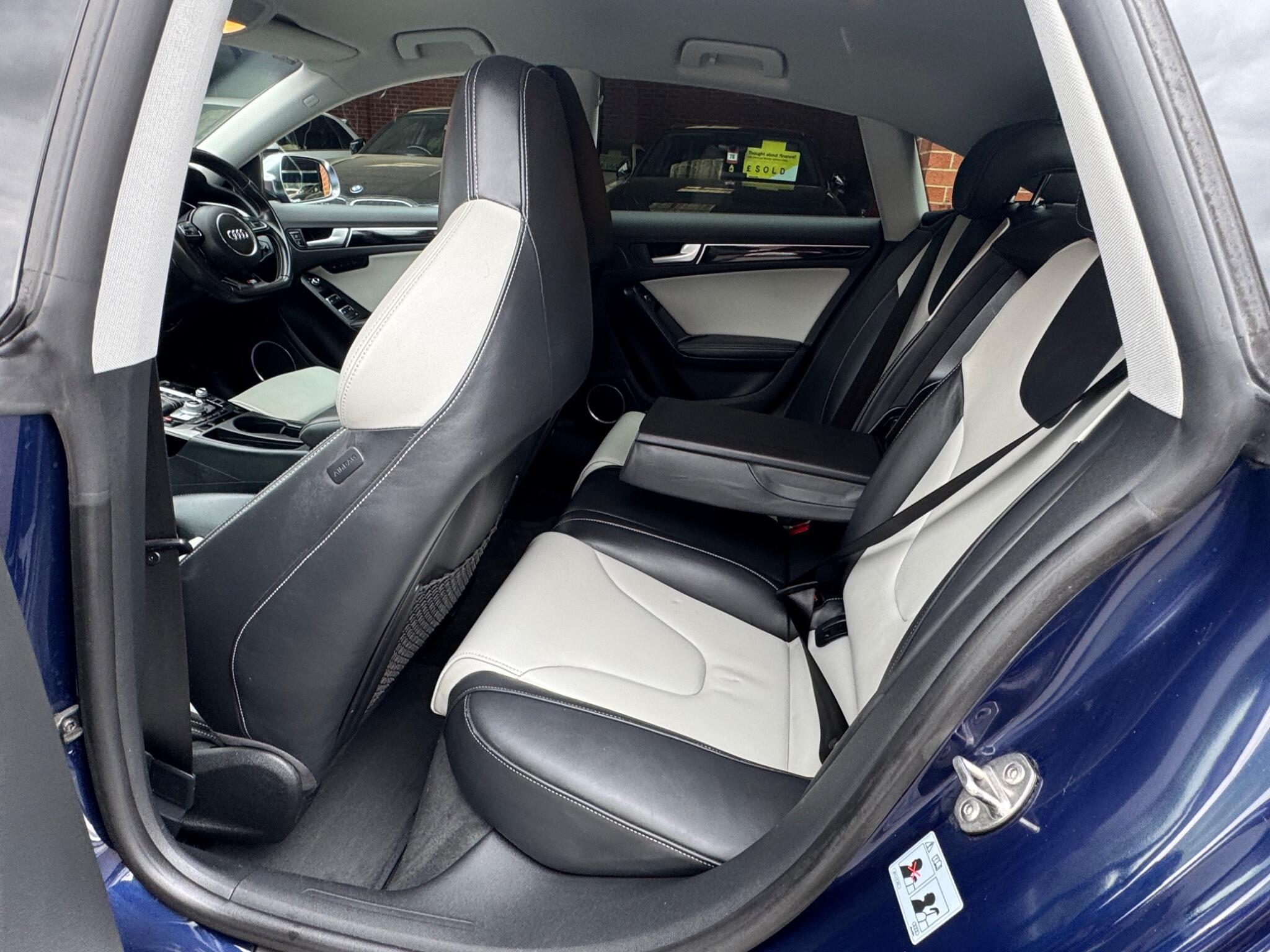 Audi S5 view 9