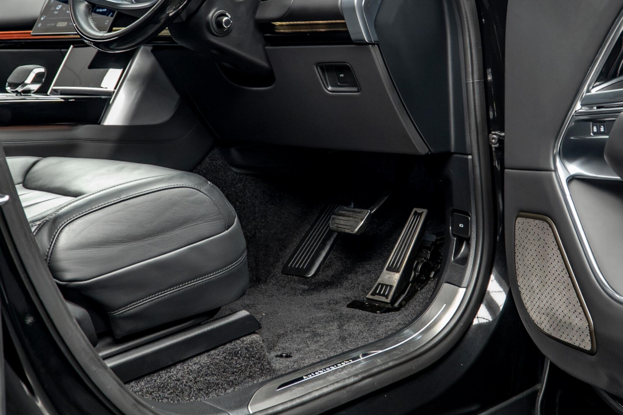 Land Rover Range Rover view 43