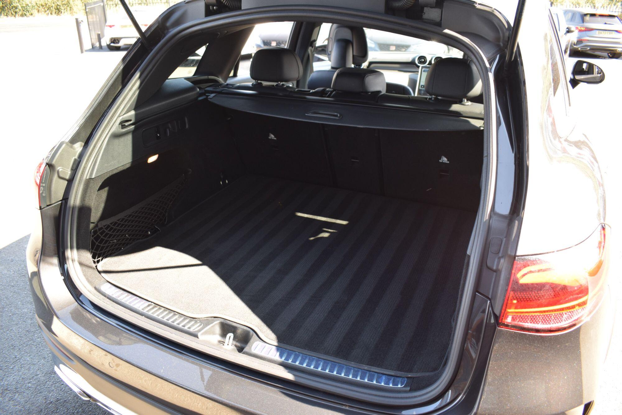 Mercedes-Benz GLC view 23