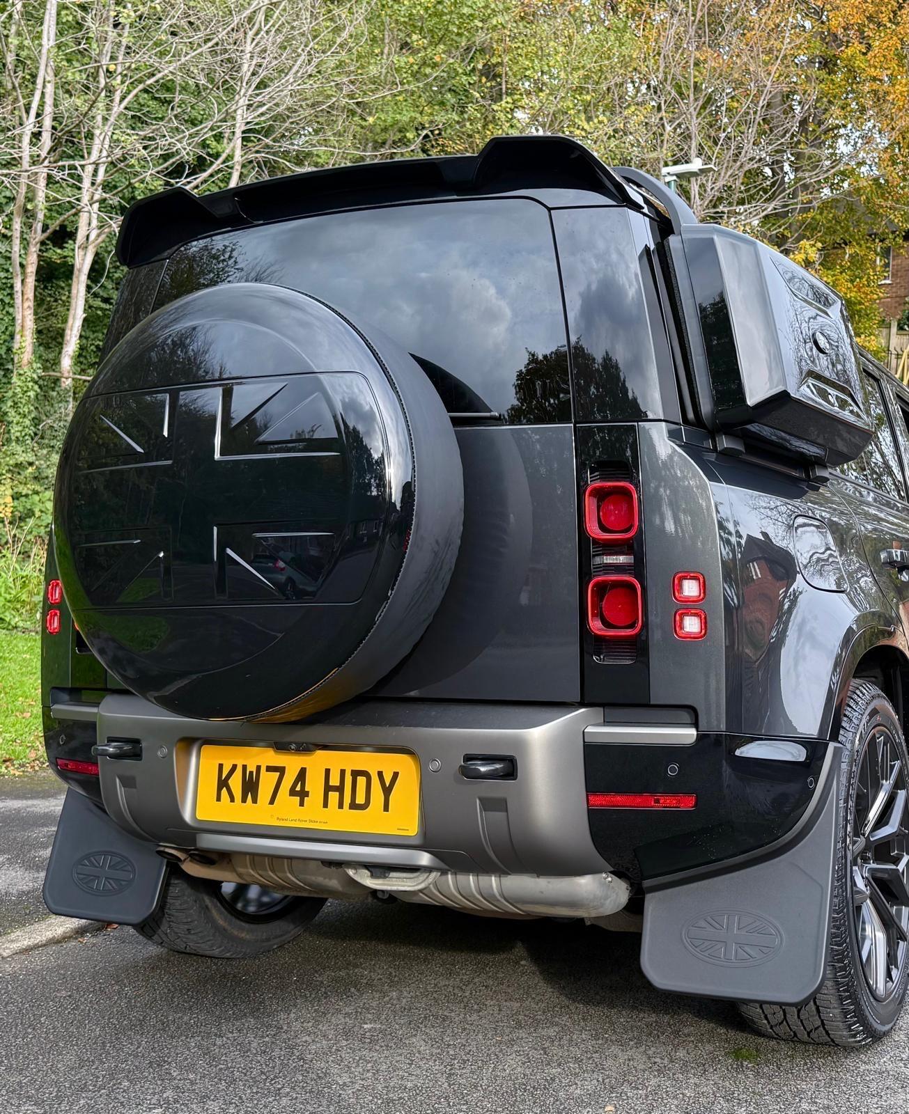 Land Rover Defender view 76