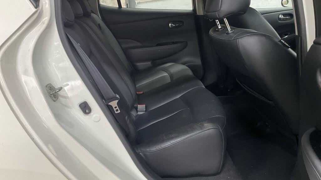 Nissan Leaf view 3