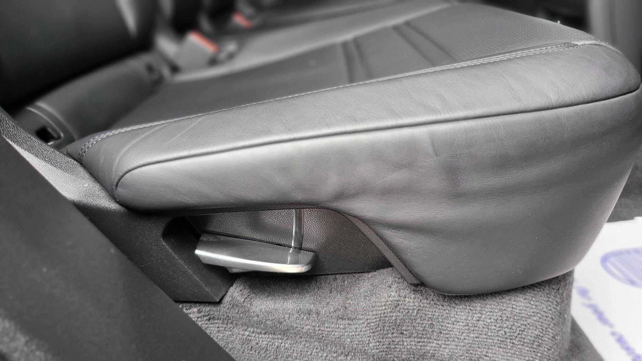 Porsche Cayenne view 34