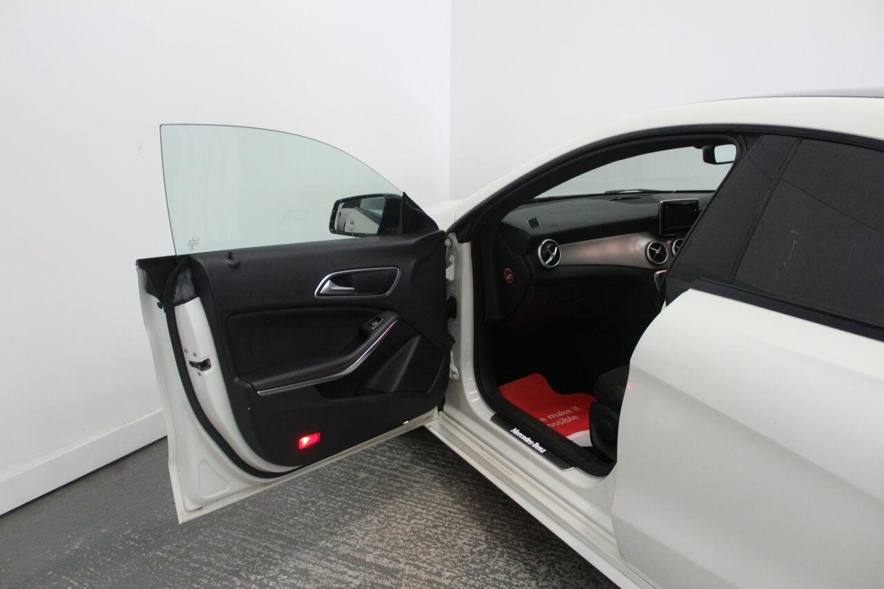 Mercedes-Benz Cla view 27