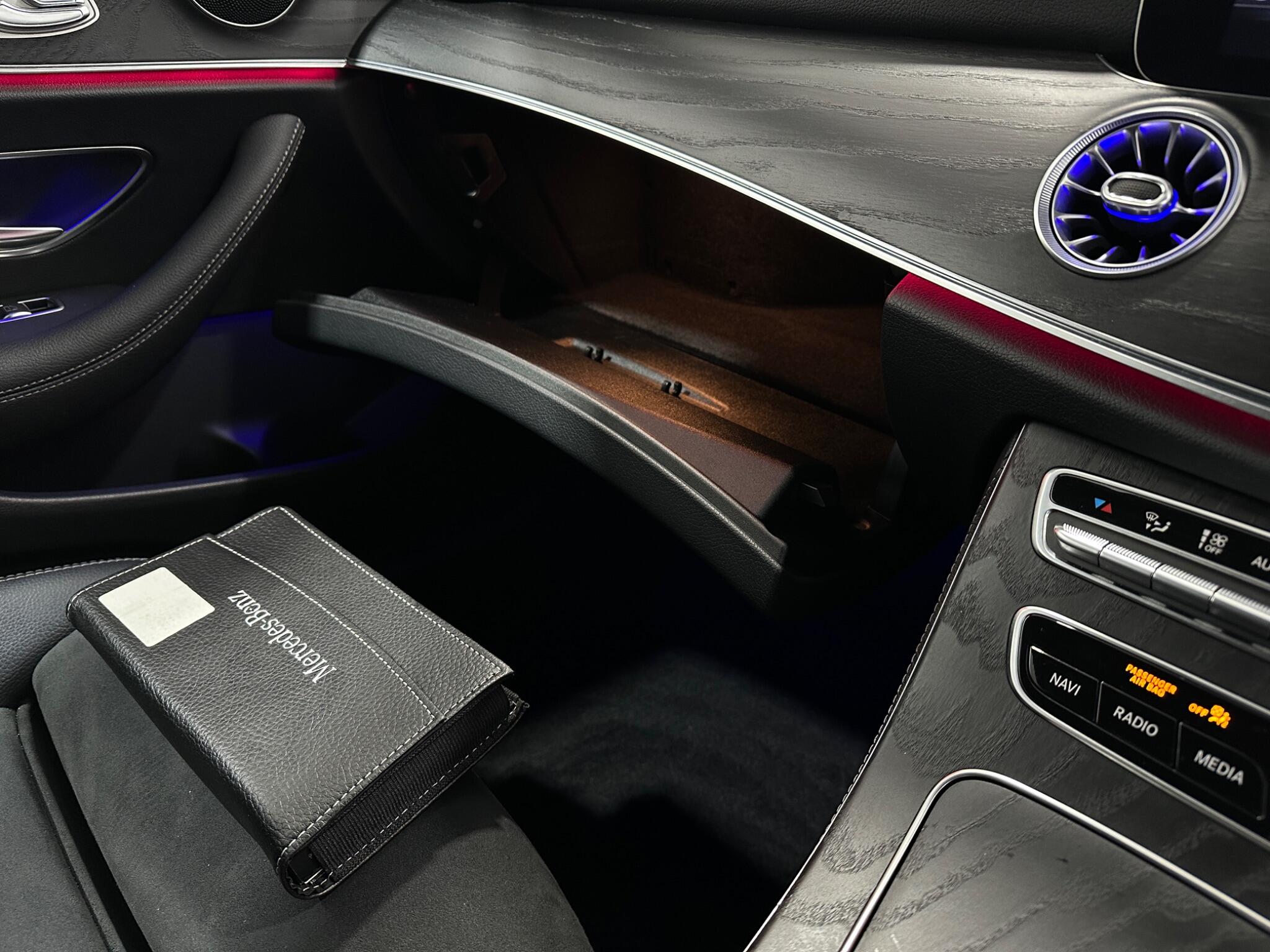 Mercedes-Benz E-Class view 29