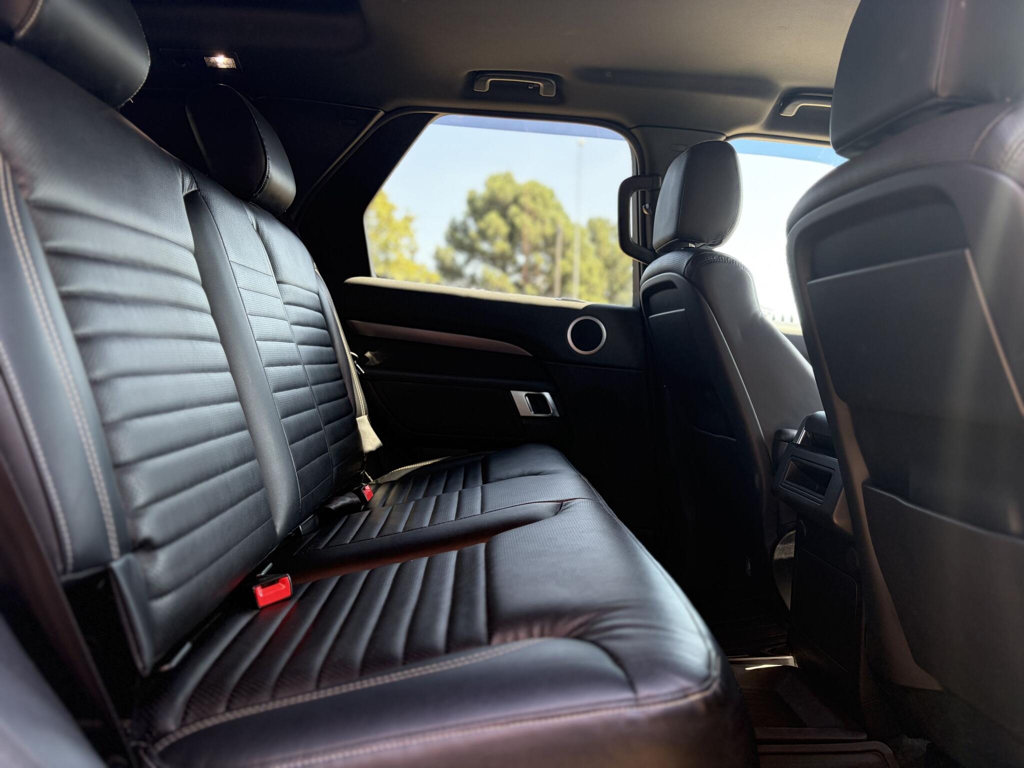Land Rover Discovery 3 view 25