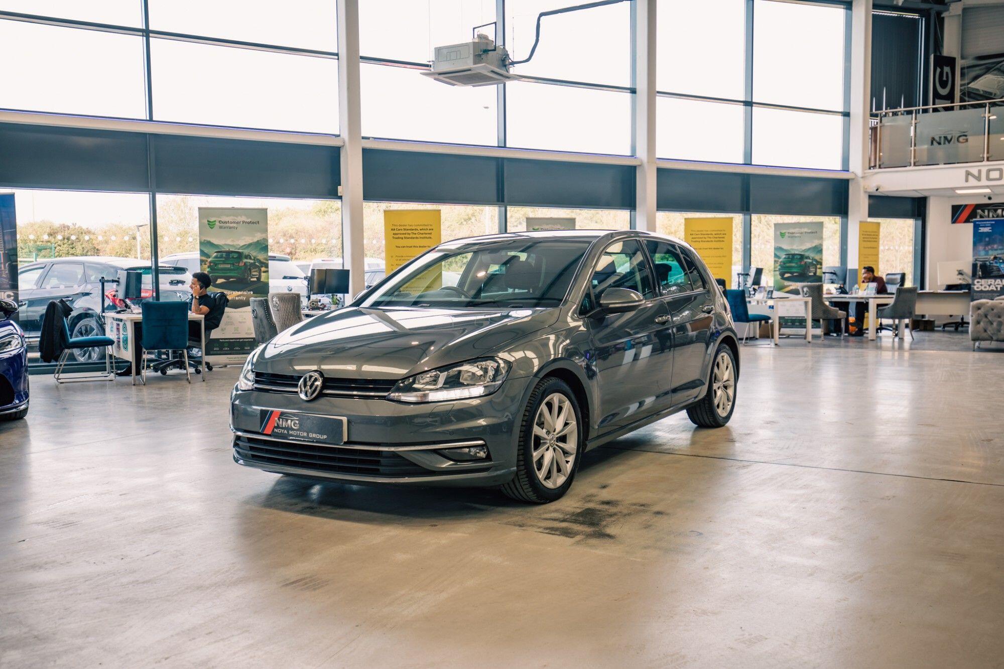 Volkswagen Golf view 23