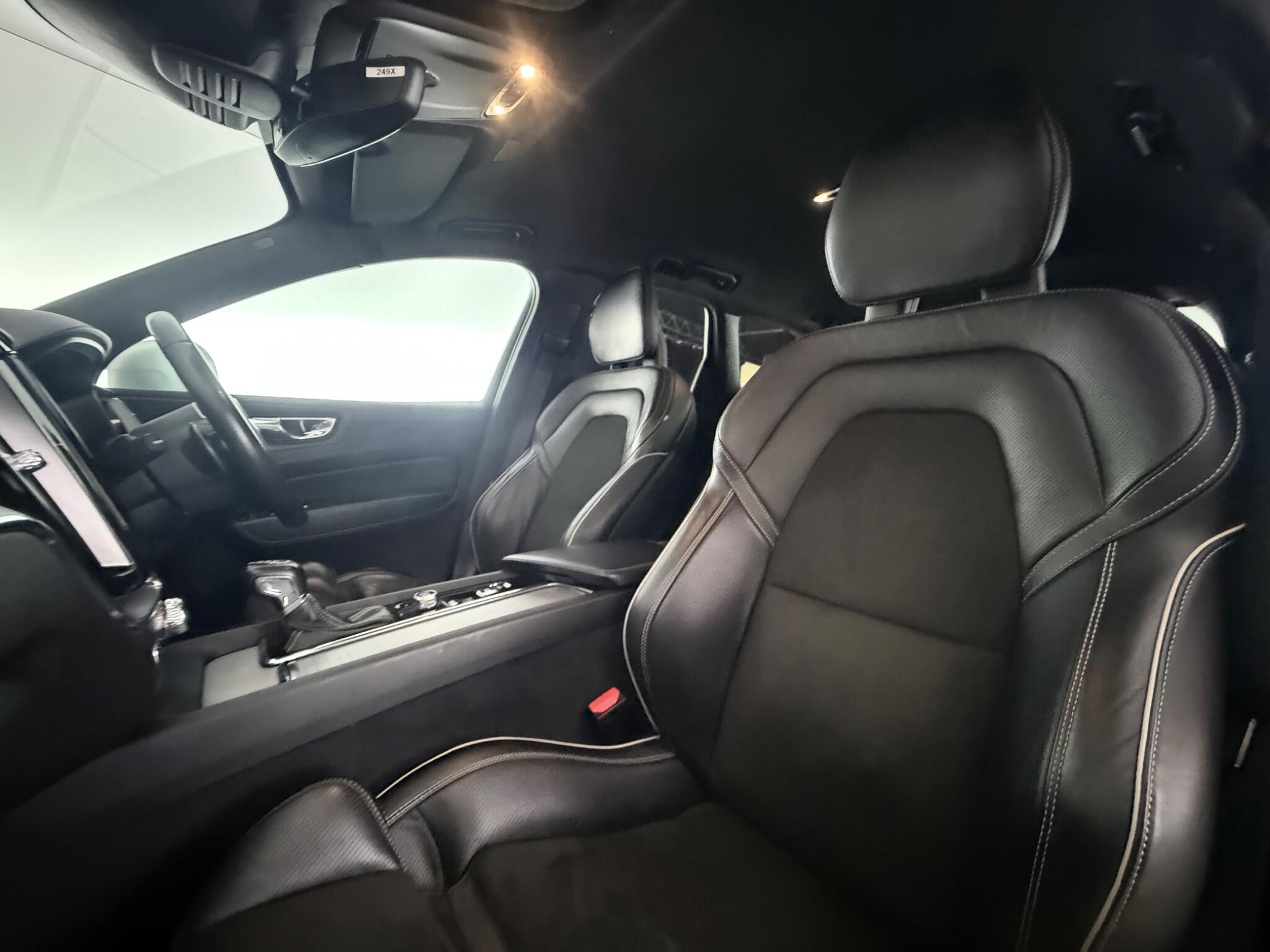 Volvo XC60 view 27