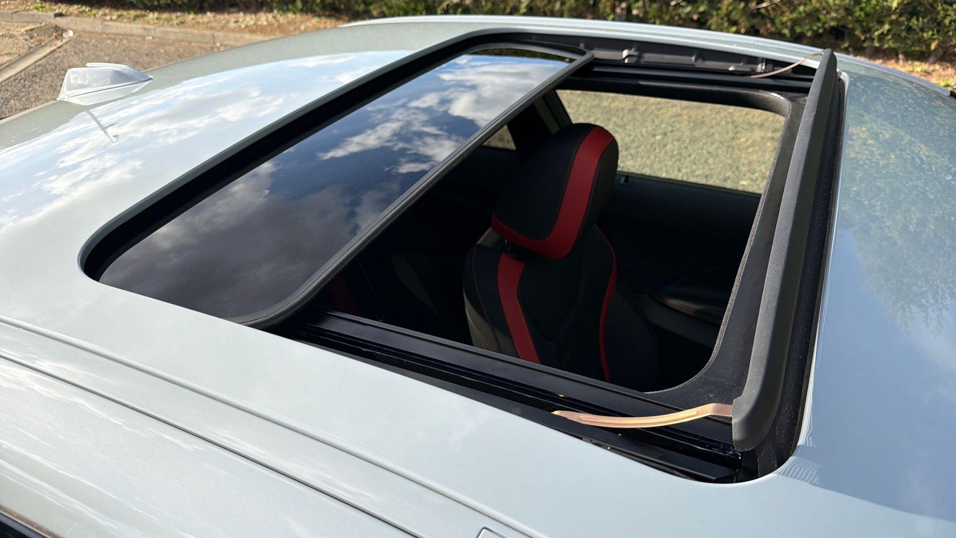 BMW 2 Series view 21